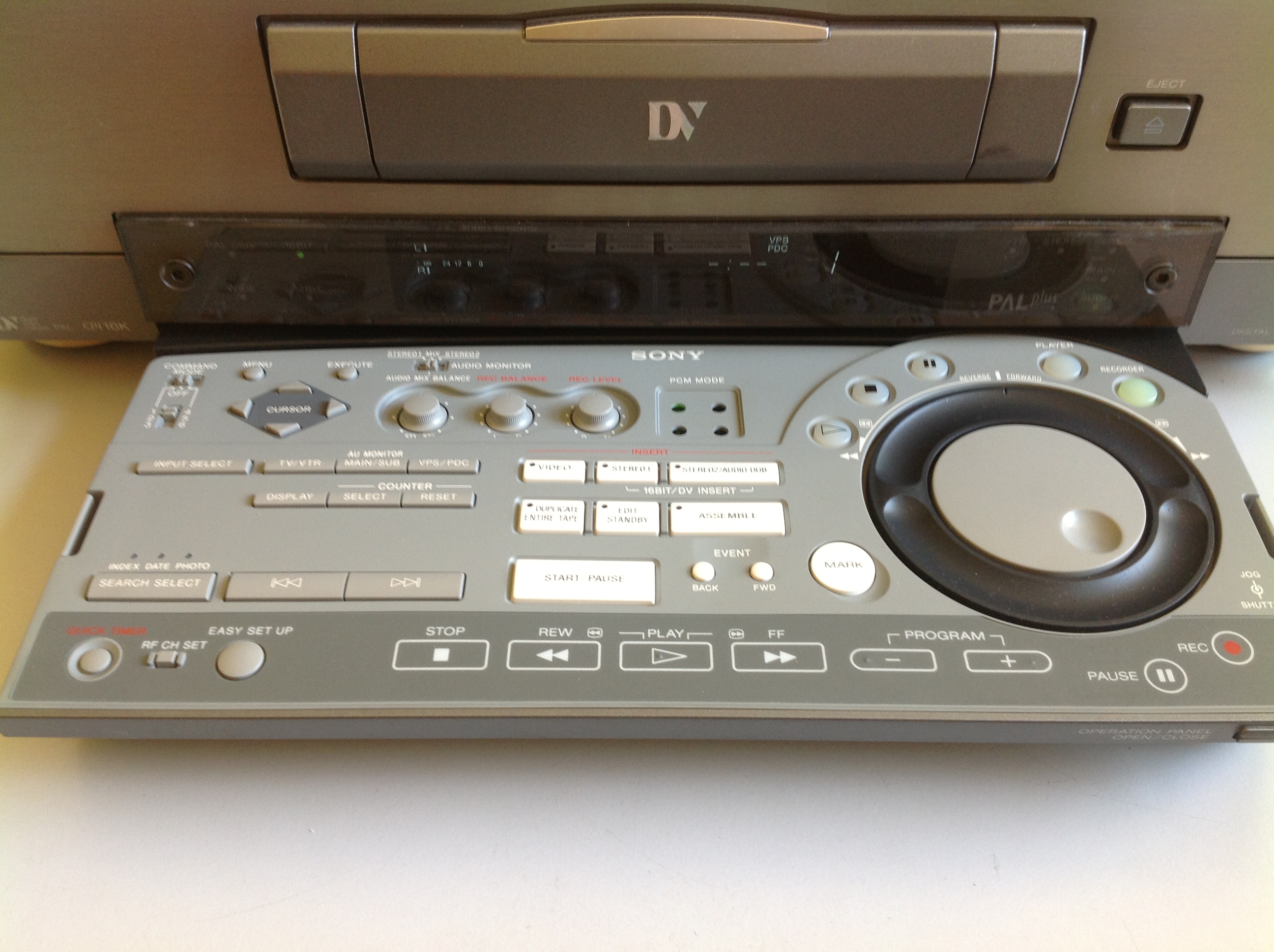 Sony Digital Video-Cassetten Recorder Mod. DHR-1000VC