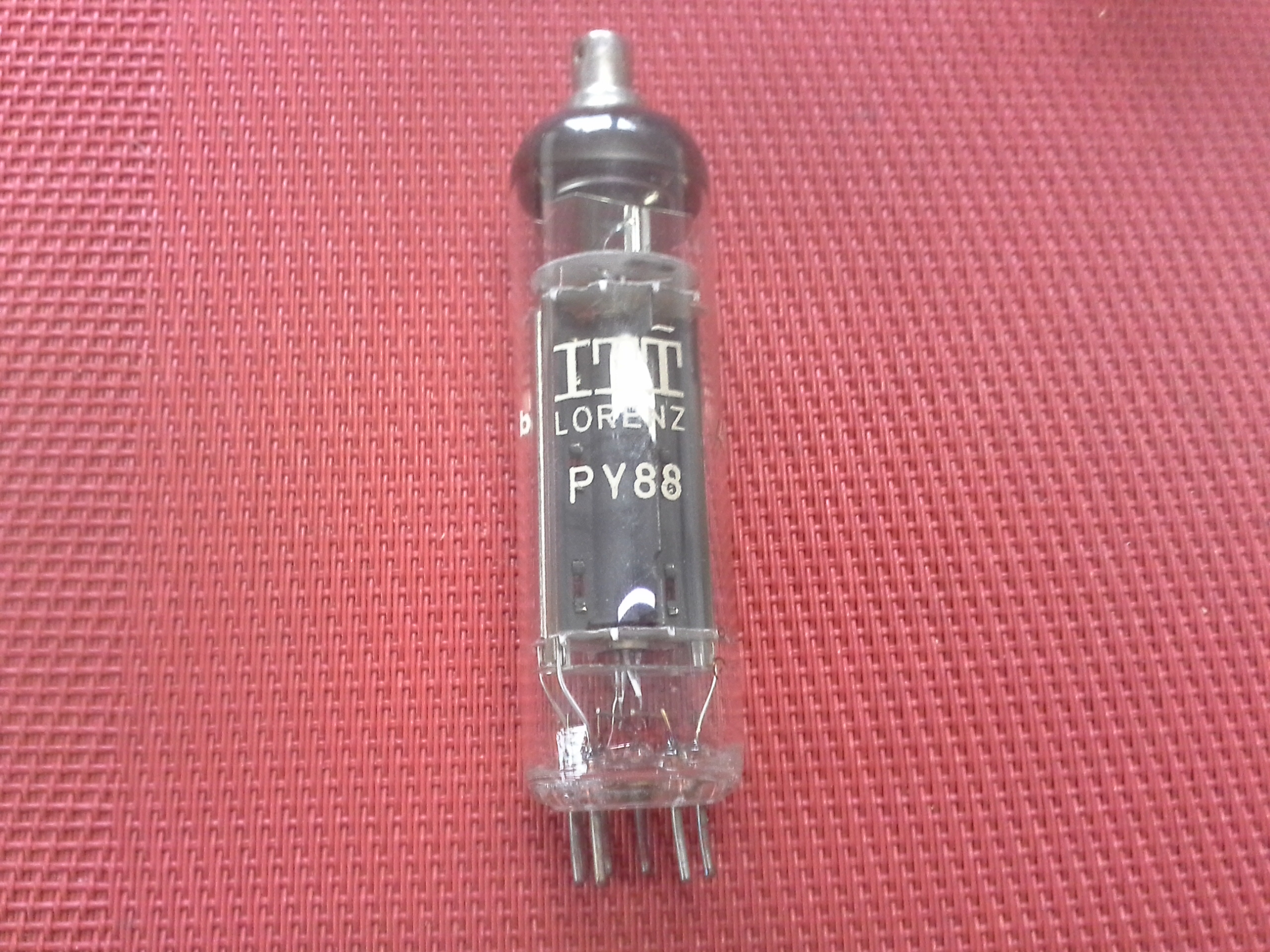 Elektronenröhre Typ PY 88