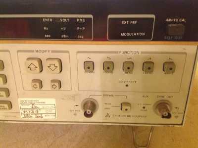 Hewlett Packard 3325 A Synthesizer-Funktionsgenerator