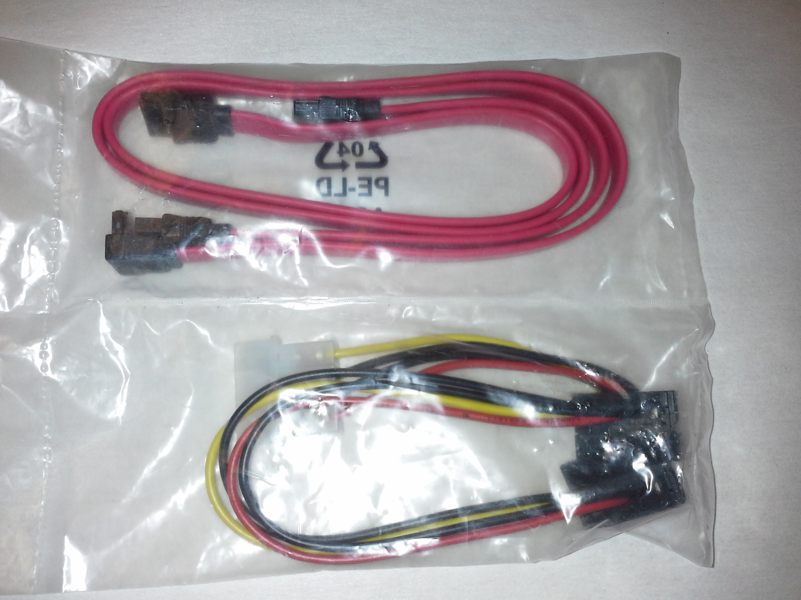 ASUS OEM SATA Kabel (X2) &amp; SATA Netzanschlußkabel