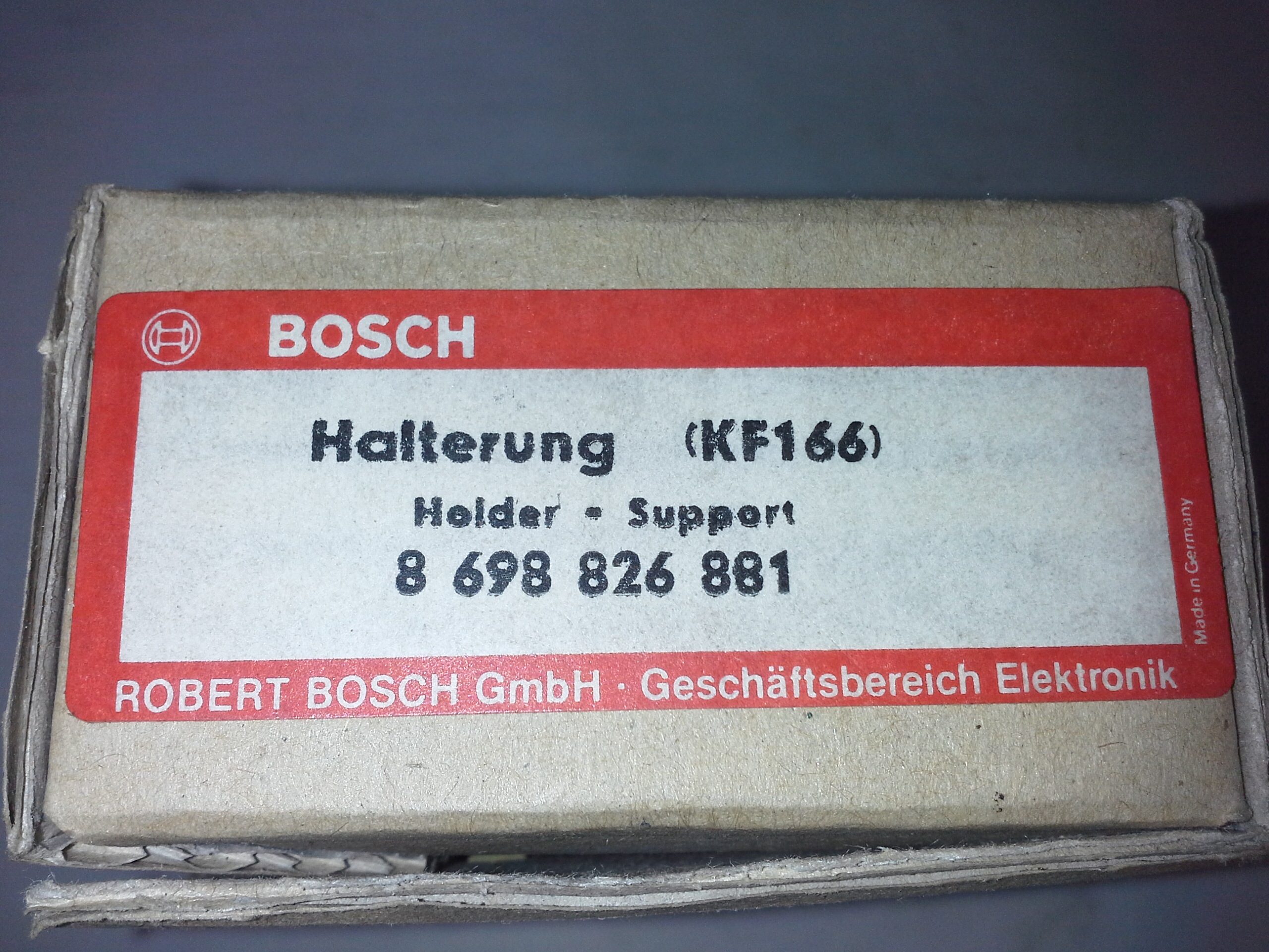 Bosch 8 698 826 881 Halterung Funkgerät KF-166