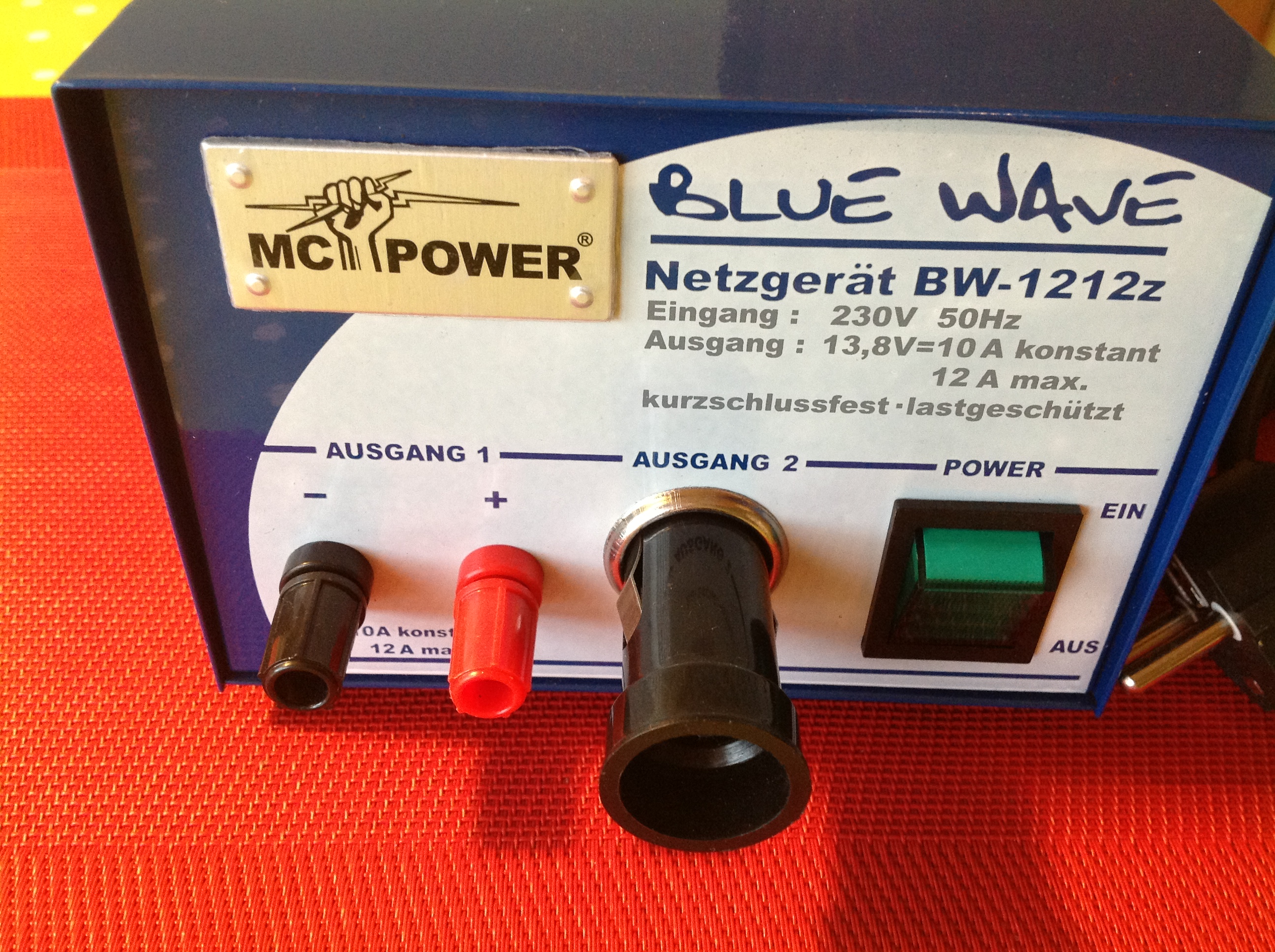 MC Power Blue Wave Netzgerät BW-1212z