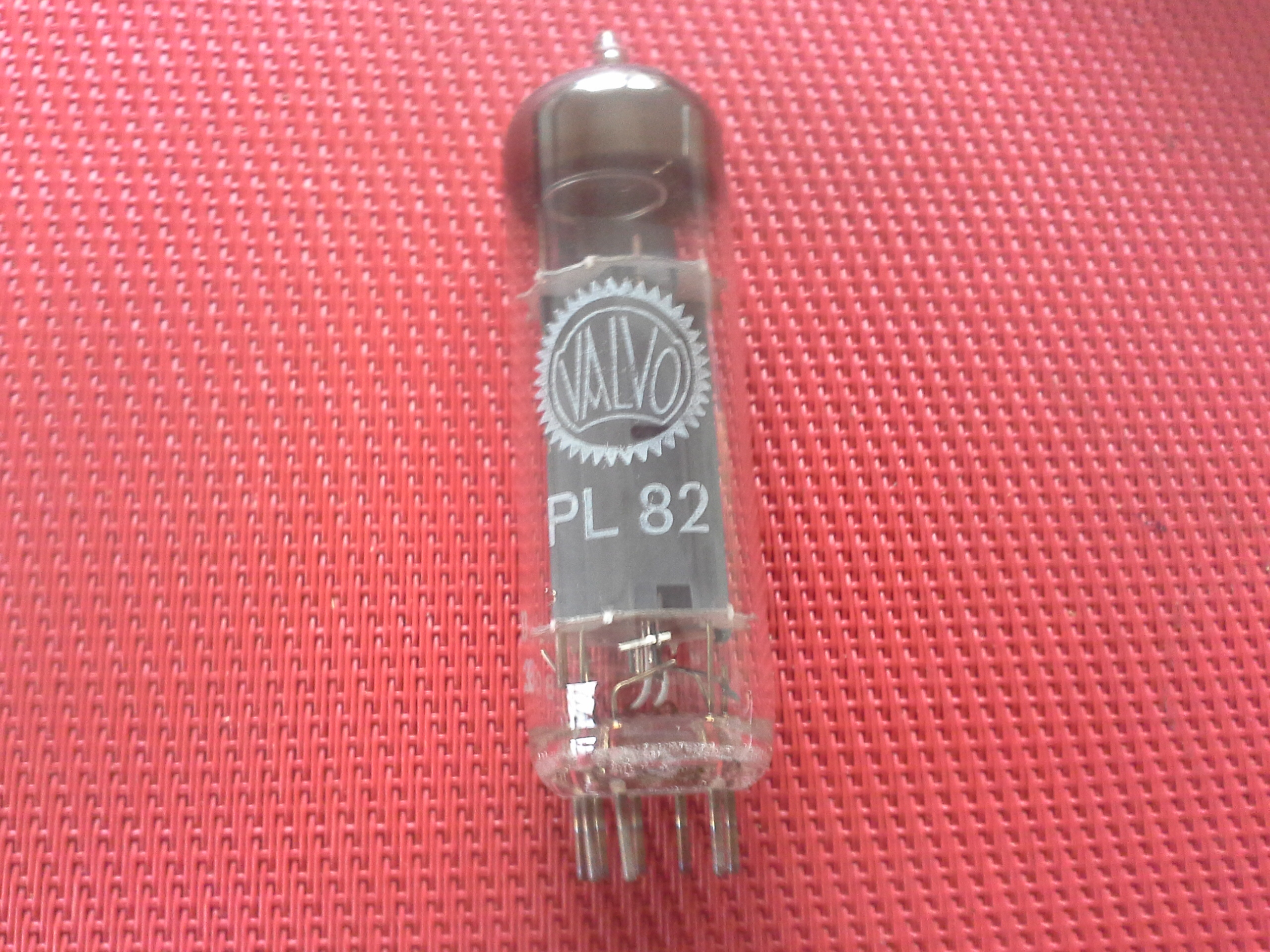 Elektronenröhre Typ PL 82