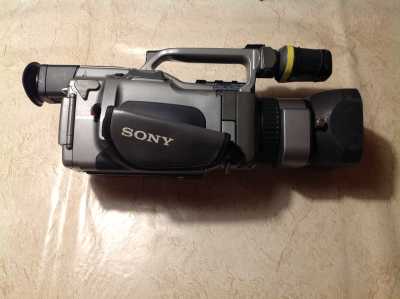 Sony Digital Handycam DCR-VX 1000 E