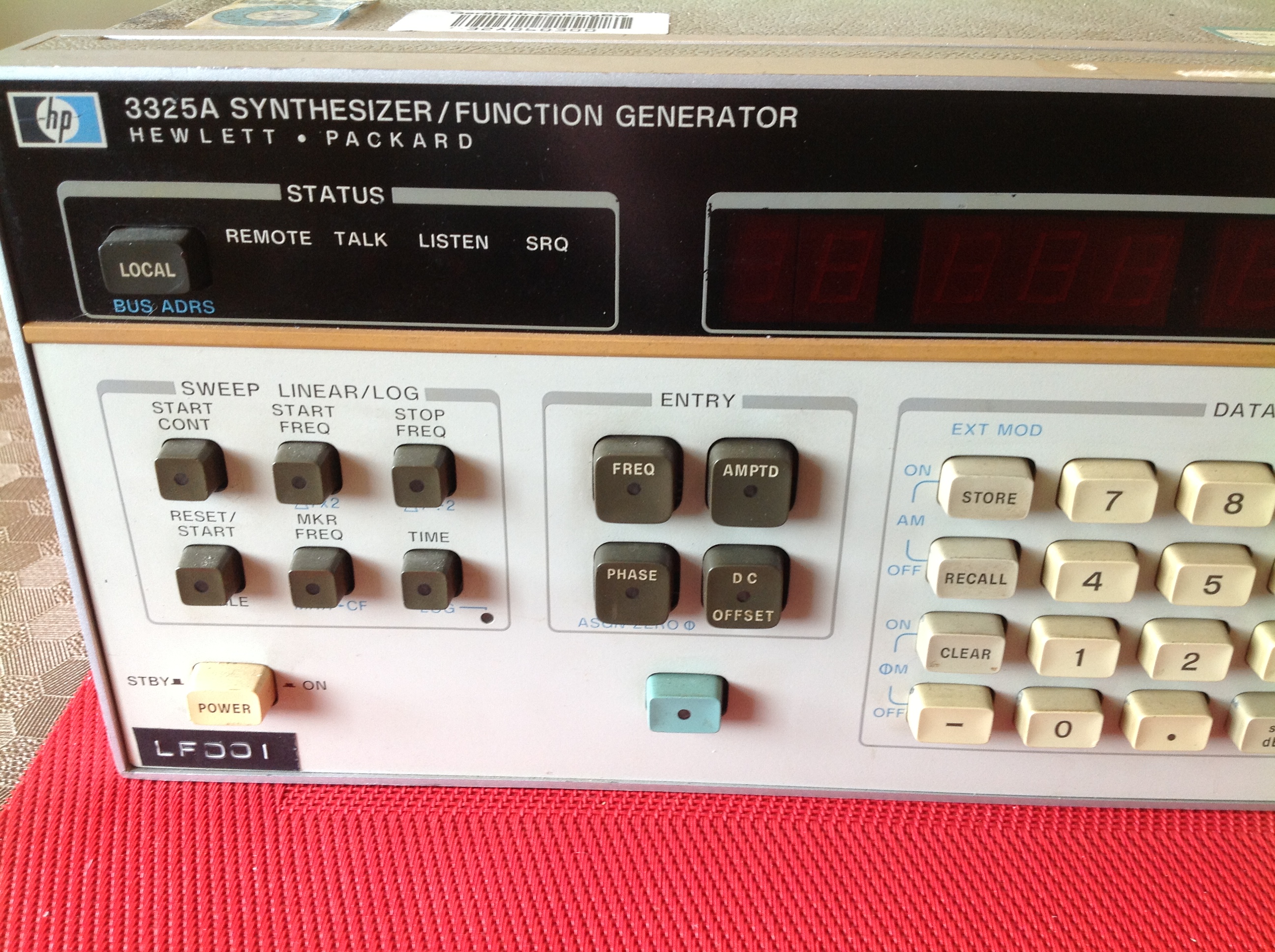Hewlett Packard 3325A Synthesizer/Functions Generator