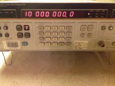 Hewlett Packard 3325 A Synthesizer-Funktionsgenerator