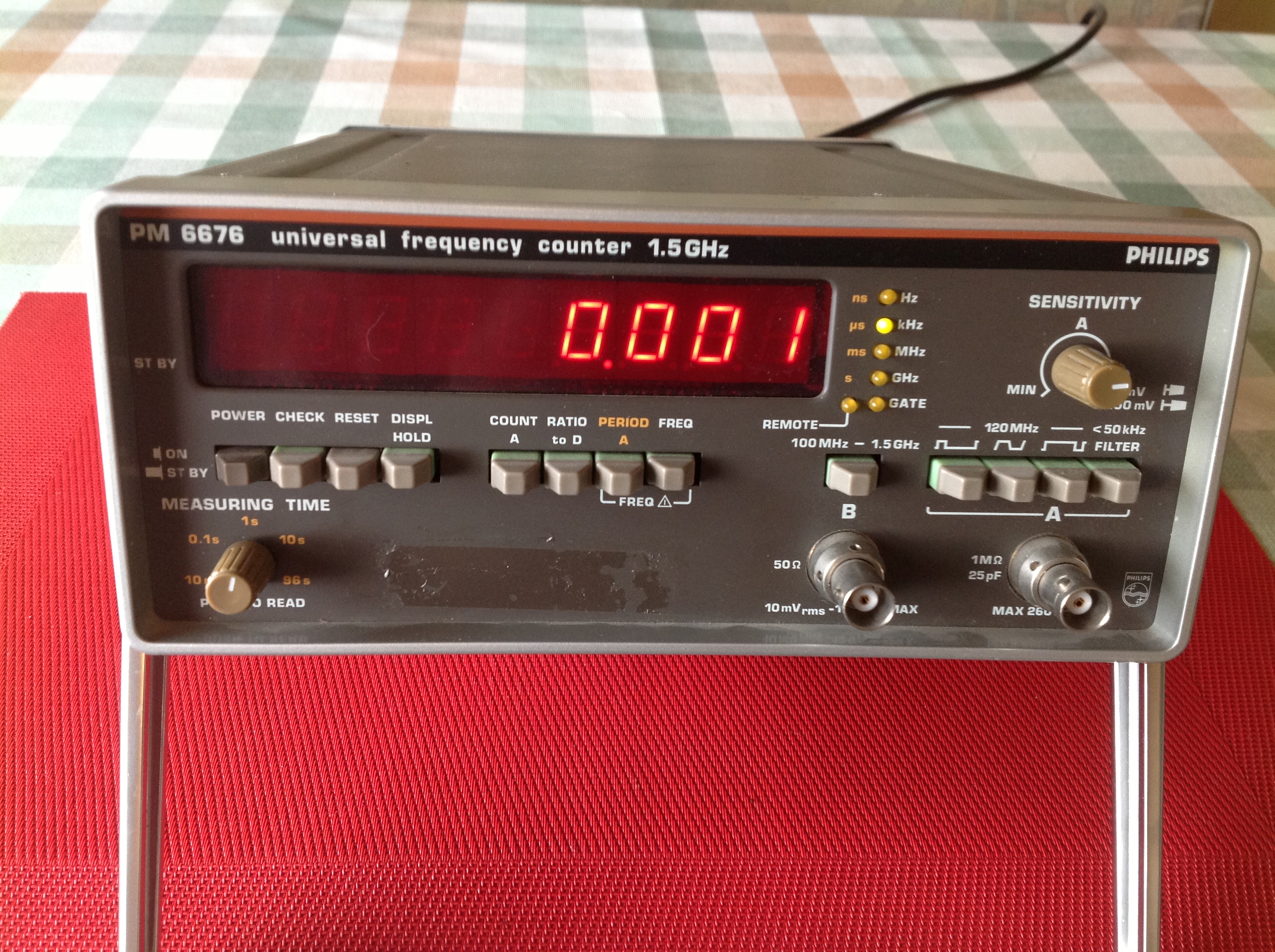 Philips Frequenzmessgerät - Universal Frequency Counter Typ PM 6676 10....1500 MHz