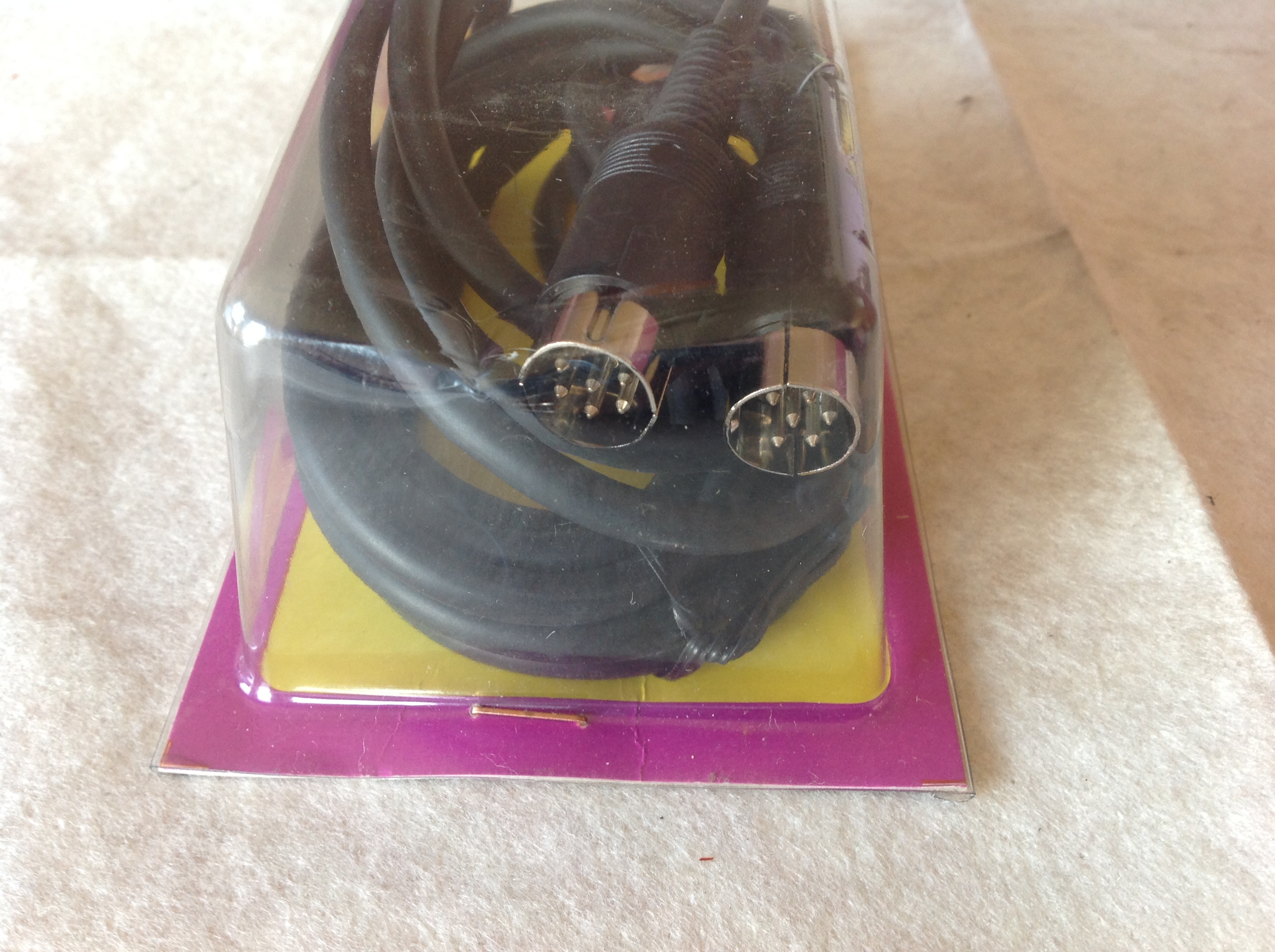 E+P Videokabel VC 25 mit 2 x 6-Pol.-Normstecker - Länge 3m