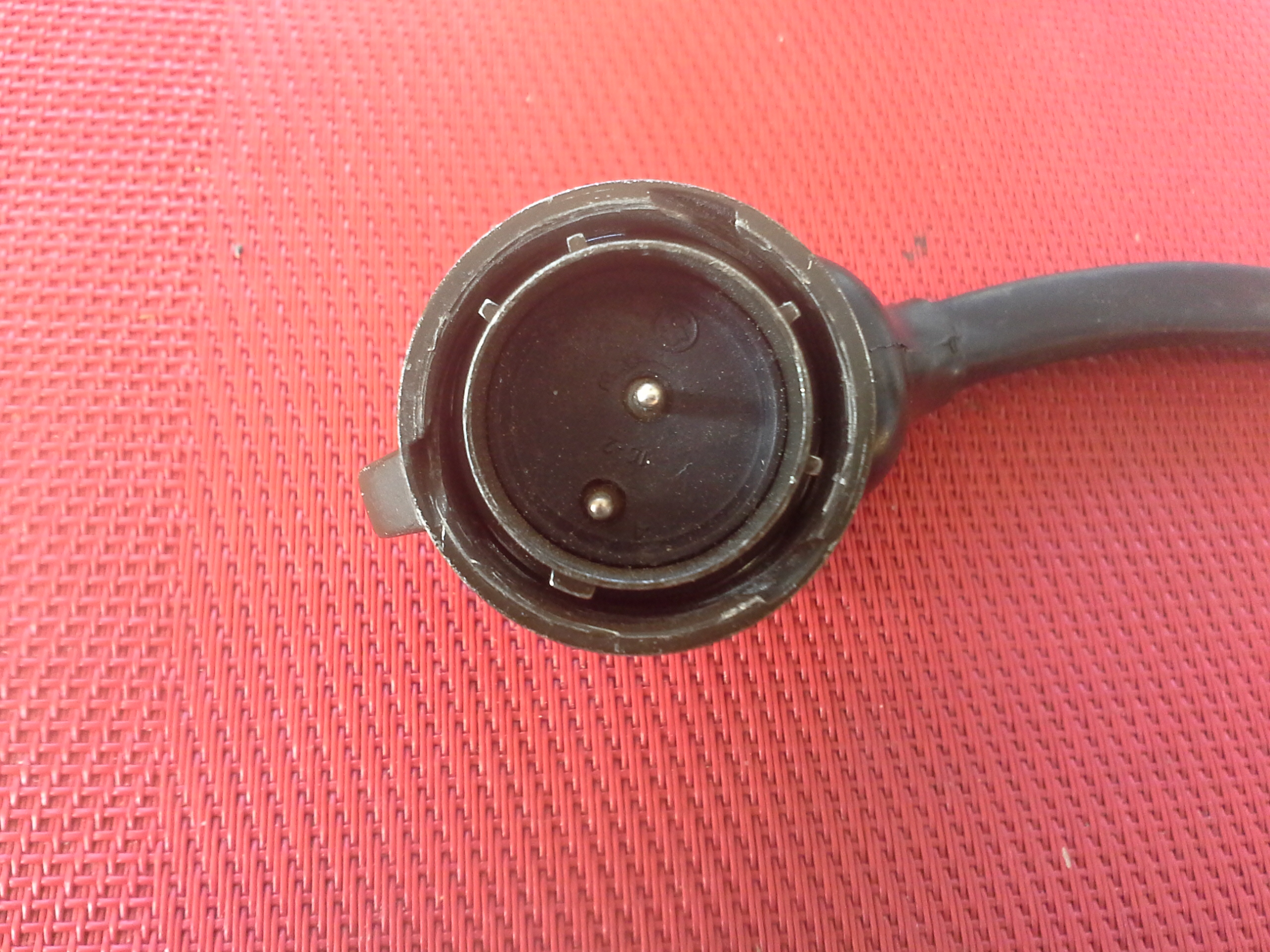 Stecker 16-2/25P N, 2-polig männlich mit Kabelrest