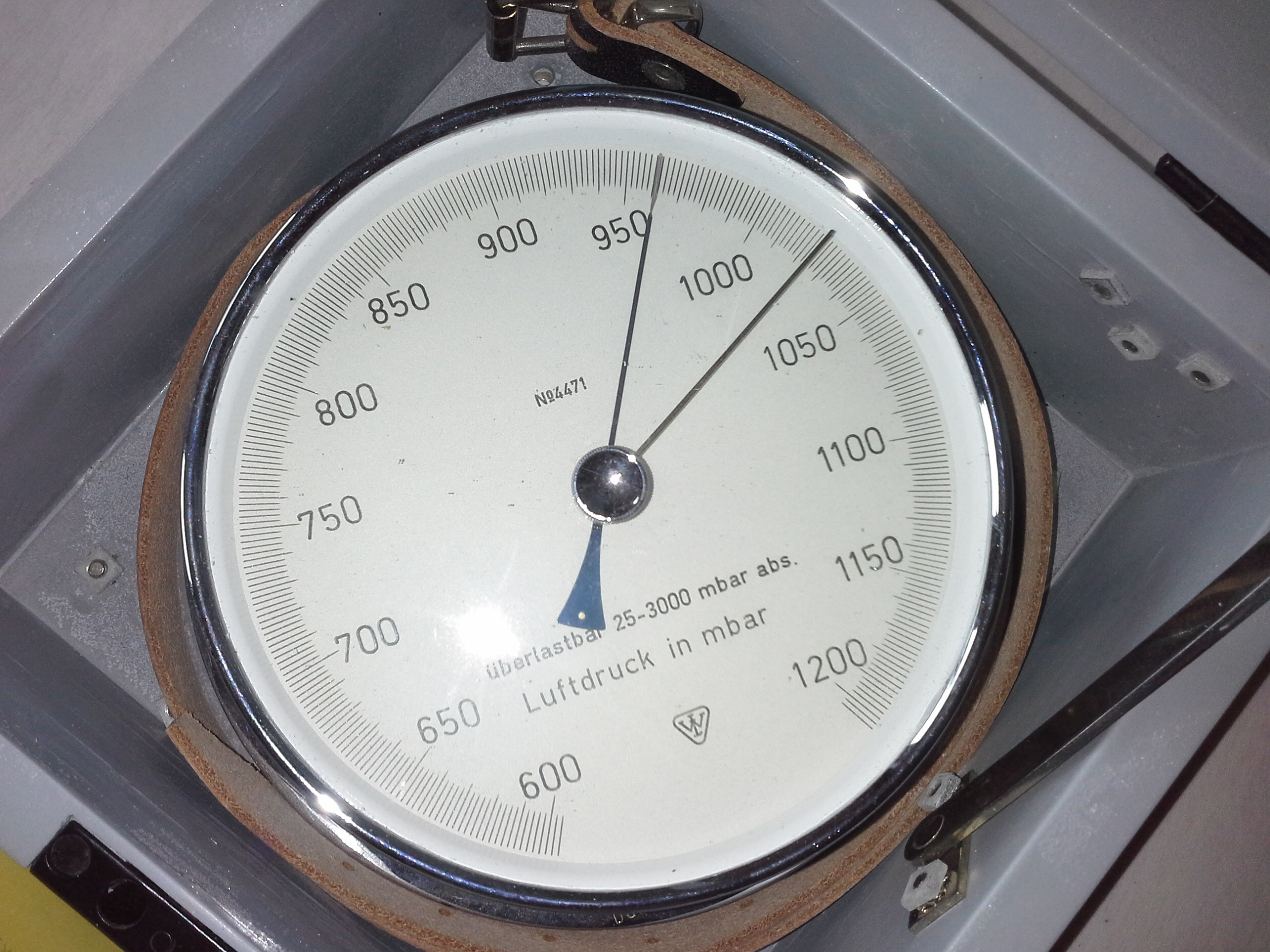 Aneroid Barometer 600 - 1200 mbar