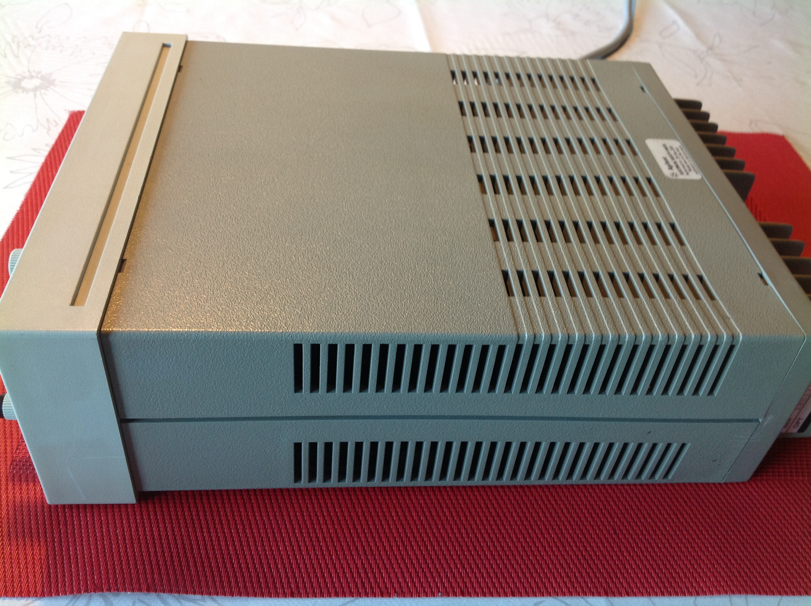 Hewlett Packard E3610A DC Power Supply 0-8V, 3A/ 0-15V, 0-2A
