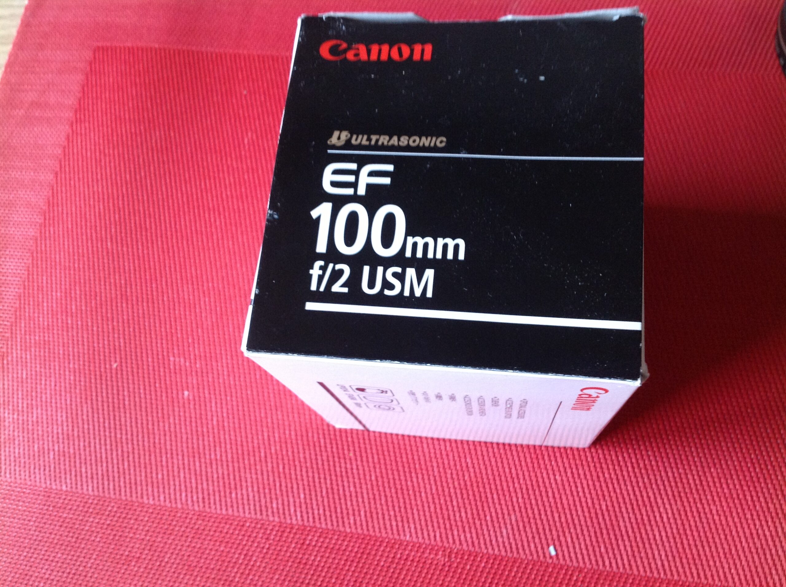 Canon EF 100 mm 1:2 USM Makro Objektiv