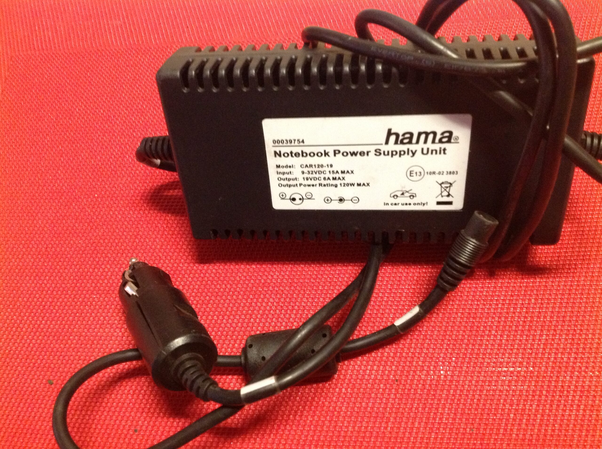 Hama Notebook Power Supply Unit Mod. CAR120-19 für Fahrzeugbetrieb
