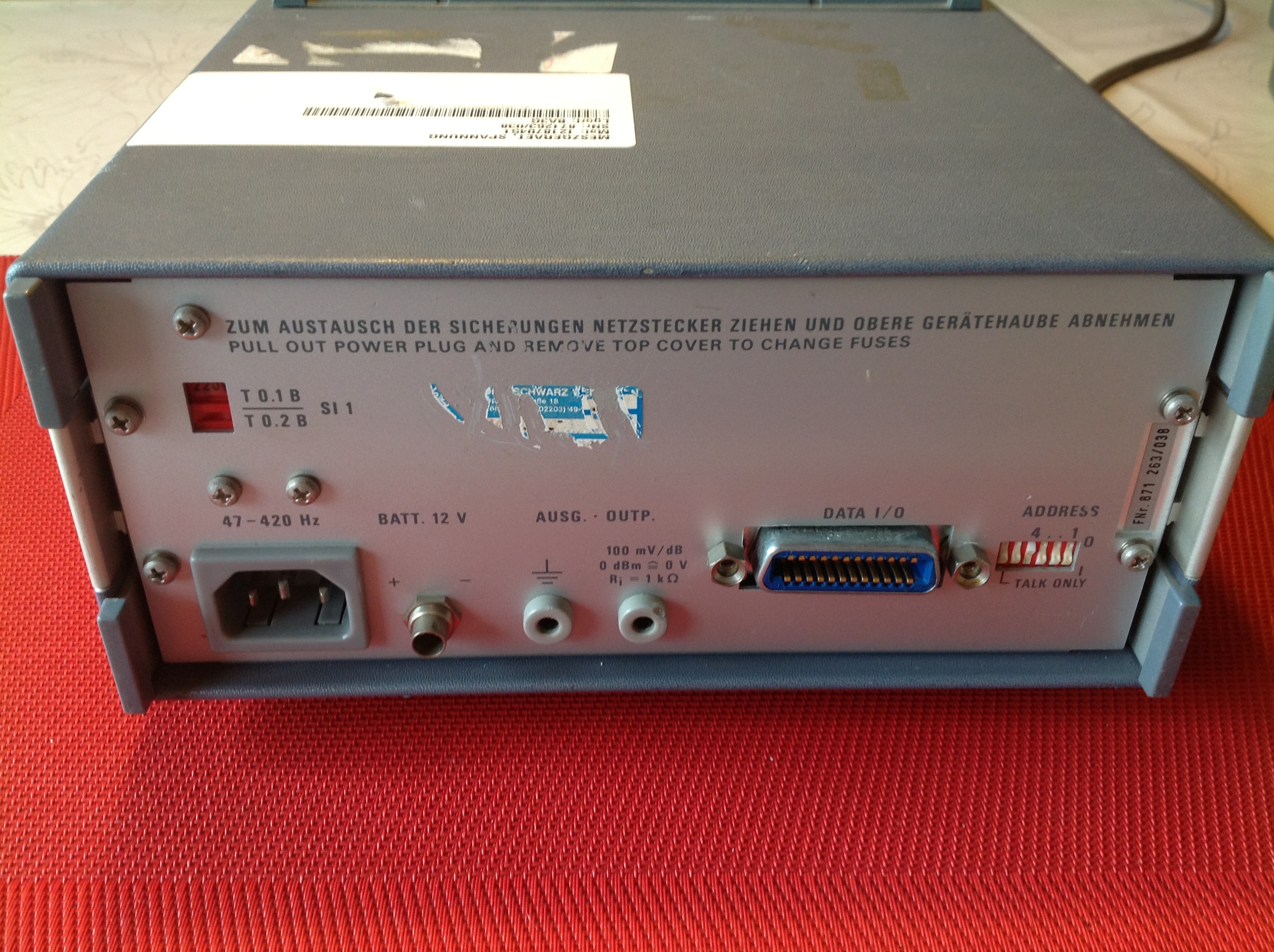 Rohde &amp; Schwarz Millivoltmeter 10 KHz....2 GHz URV 4