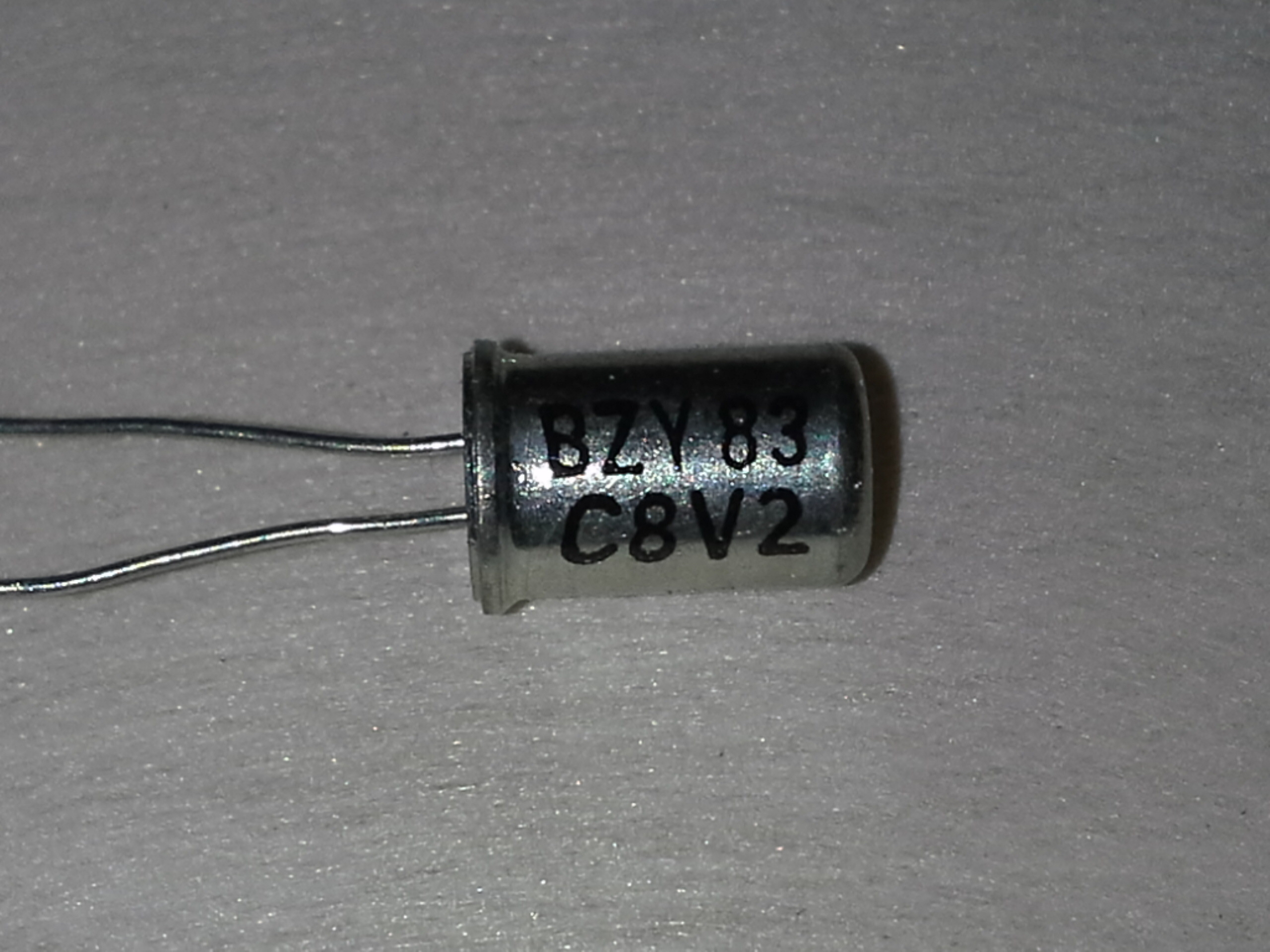 Diode BZY83 C8V2