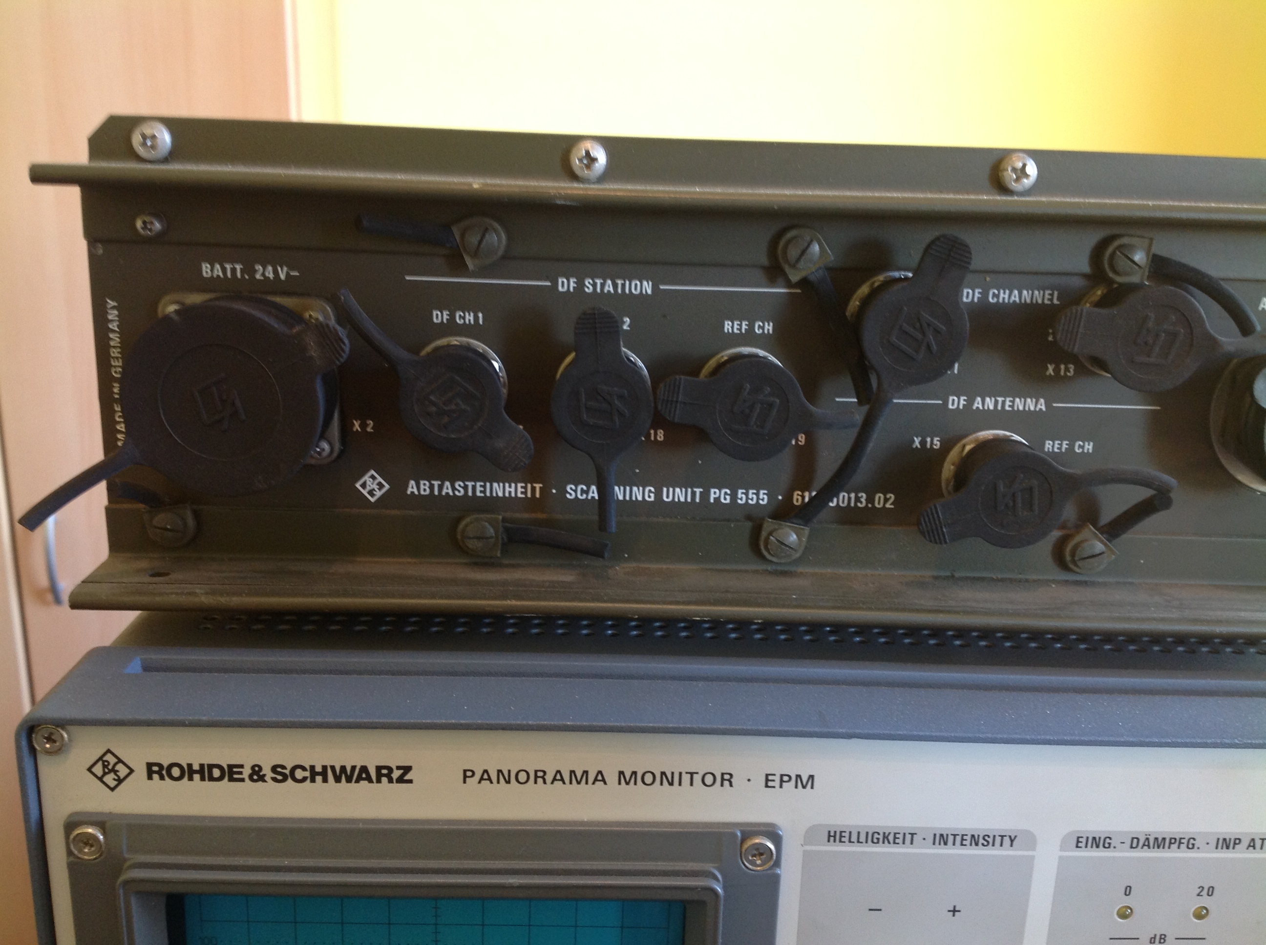 Mobile VHF-UHF-Breitband Doppler-Peilanlage Rohde &amp; Schwarz PA 555