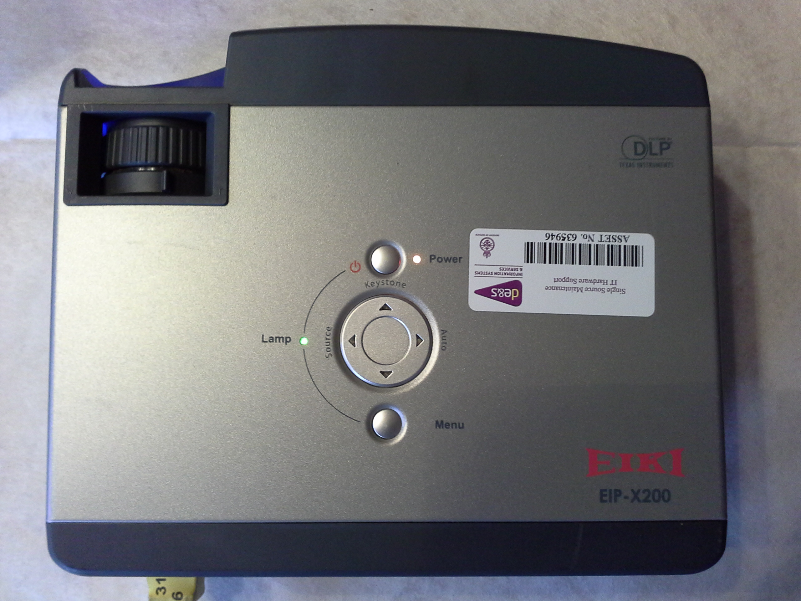 EIKI EIP-X200 DMD/DLP-Projektor, 1024 x 768 Pixel Auflösung XGA, 2000 ANSI-Lumen