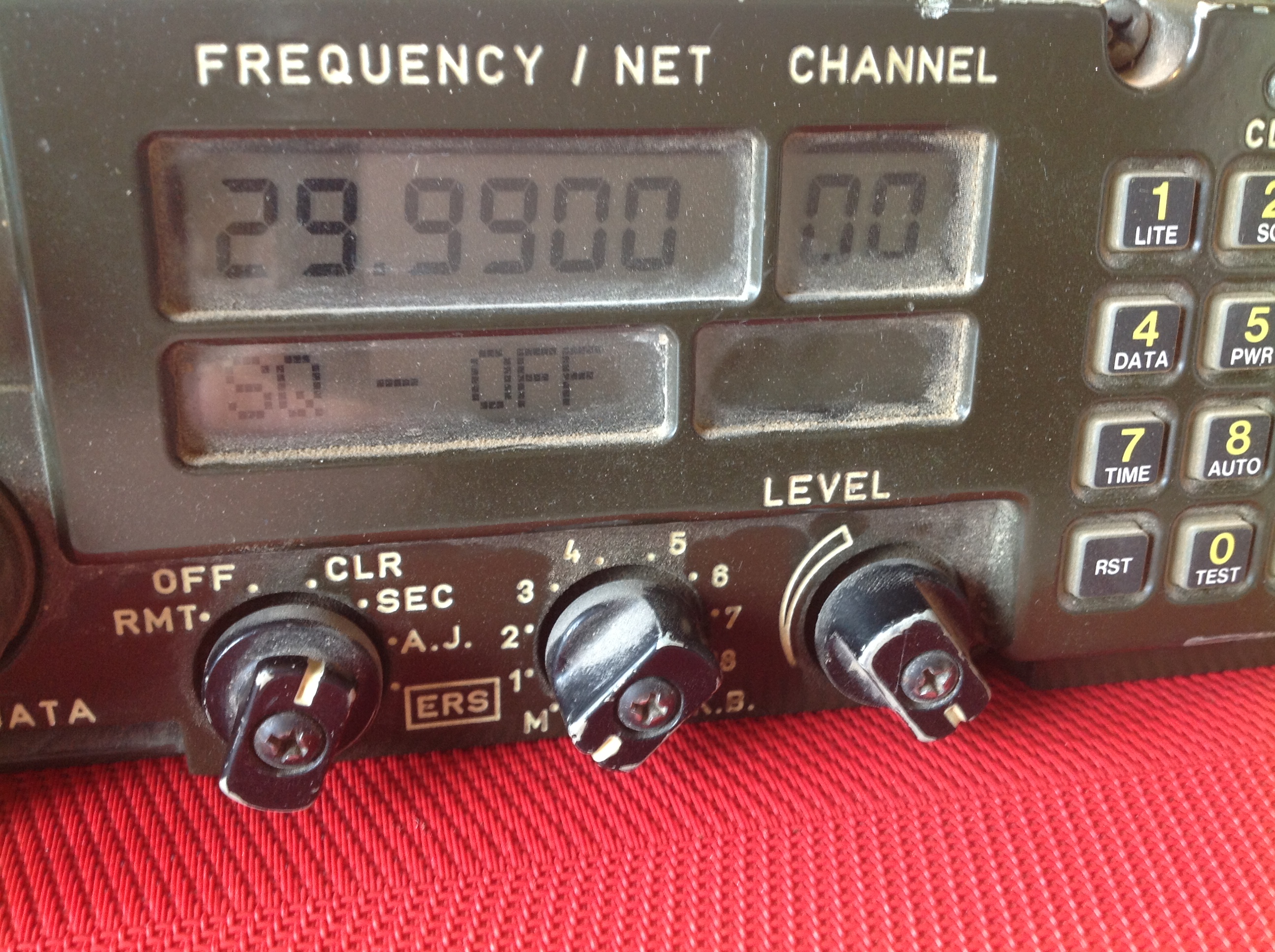 Funkgerätesatz PRC 2200 (SA) Tadiran für stationären Betrieb mit 220 V