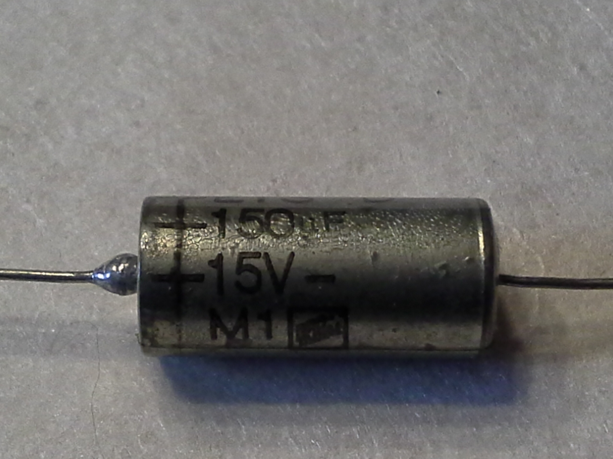 MIL-ETS Kondensator 150µ - 15V