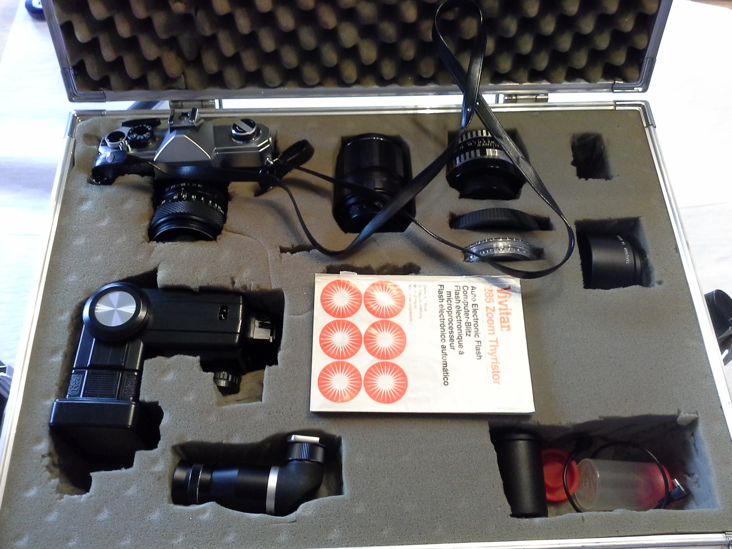 Fotokoffer mit Fujica ST 701 Kamera und Zubehör