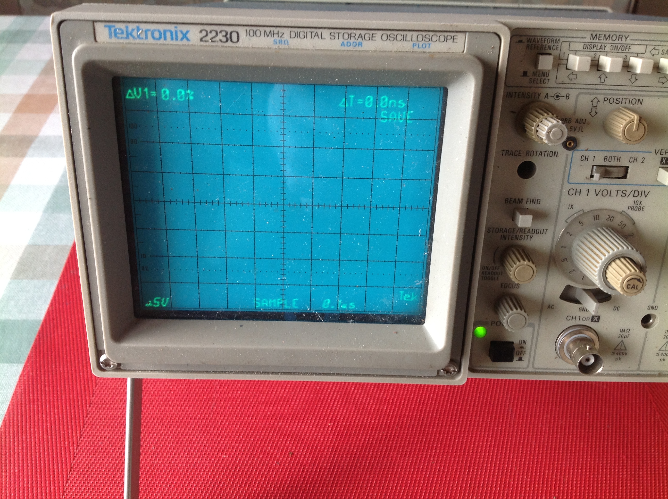 Tektronix 2230 2 Kanal Digital Storage Oscilloscope 100 MHz