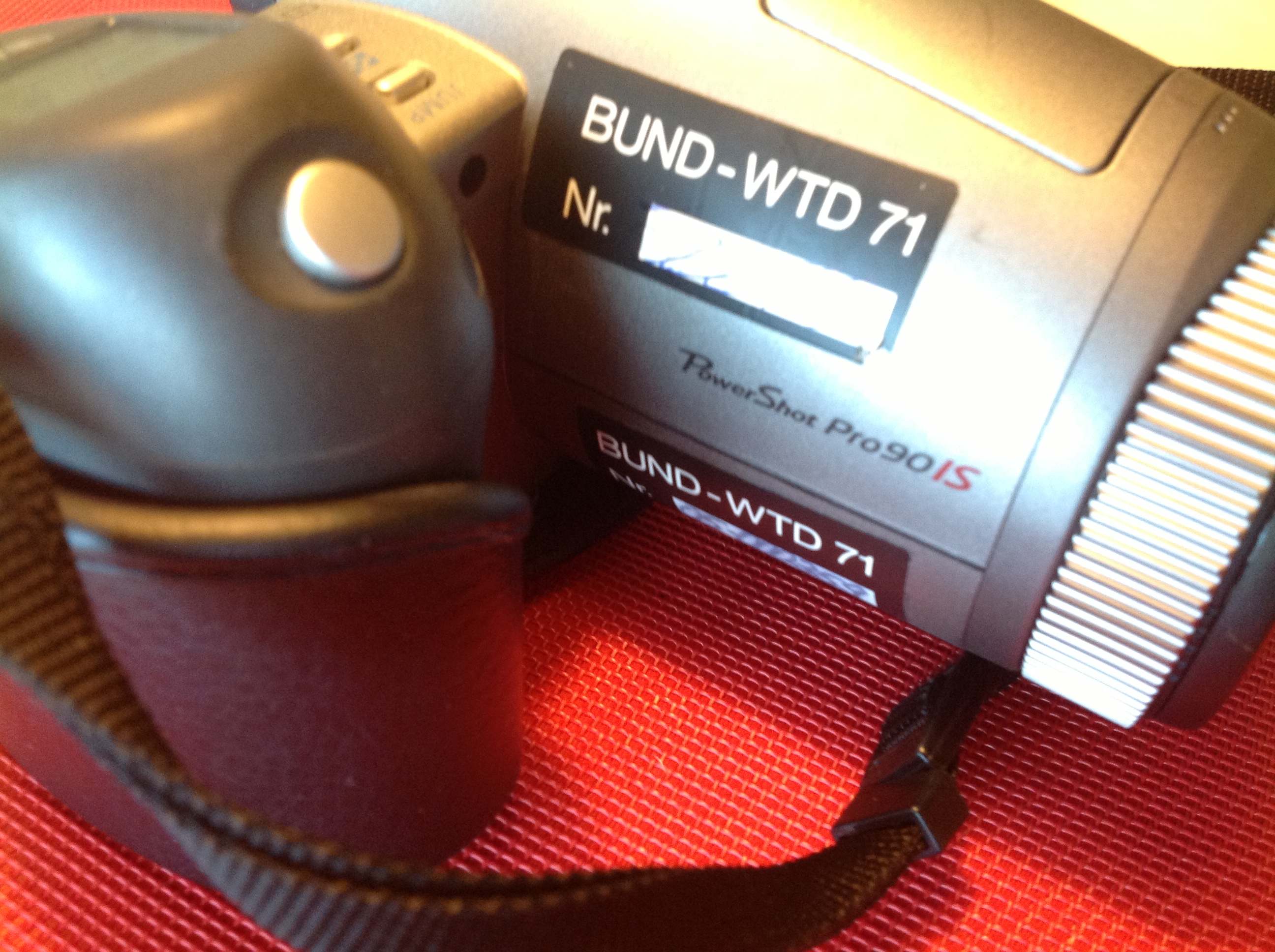 Canon Power Shot Pro 90 IS Digital Camera