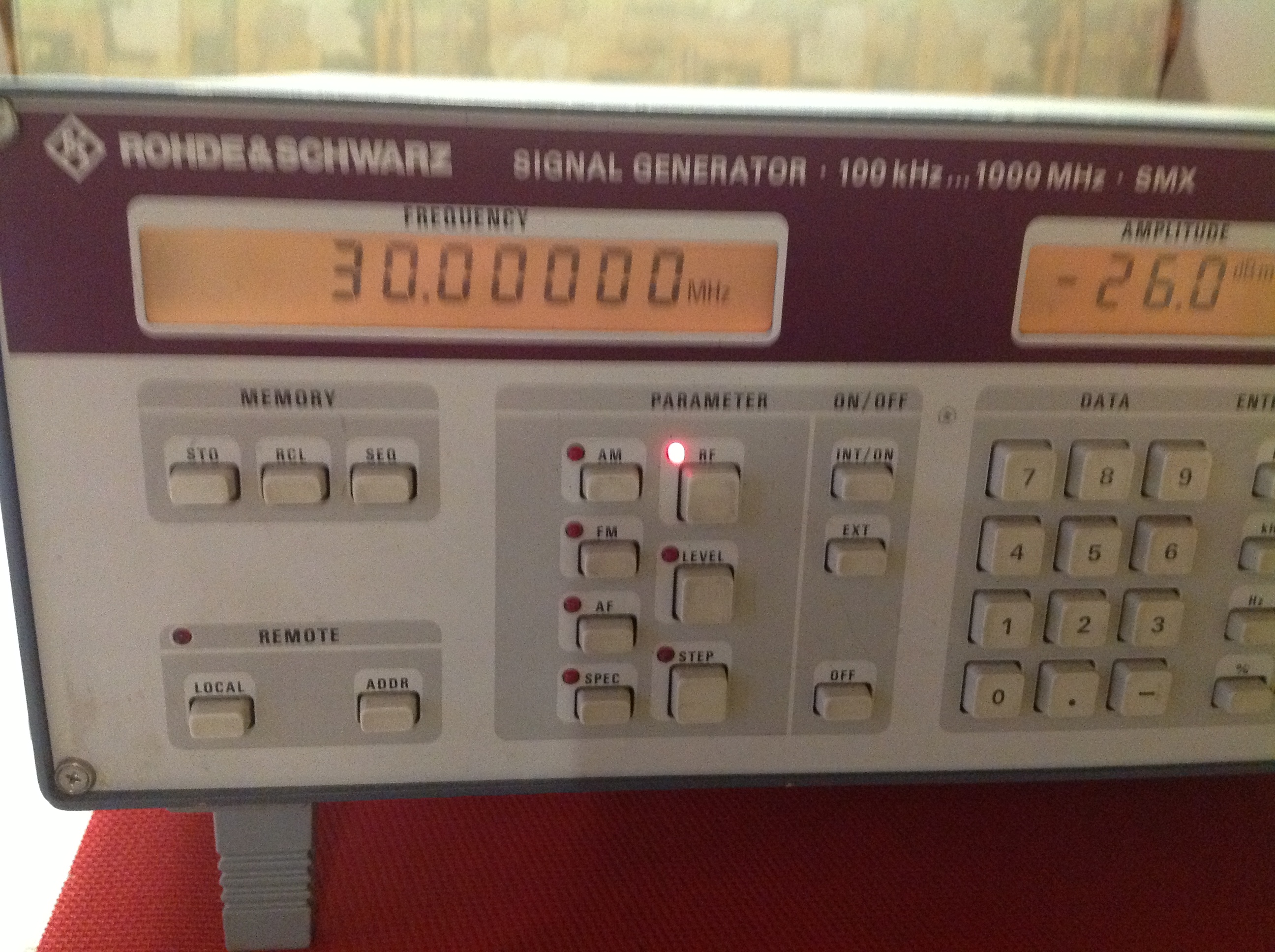 Rohde &amp; Schwarz Signal Generator SMX 100 KHz....1000 MHz