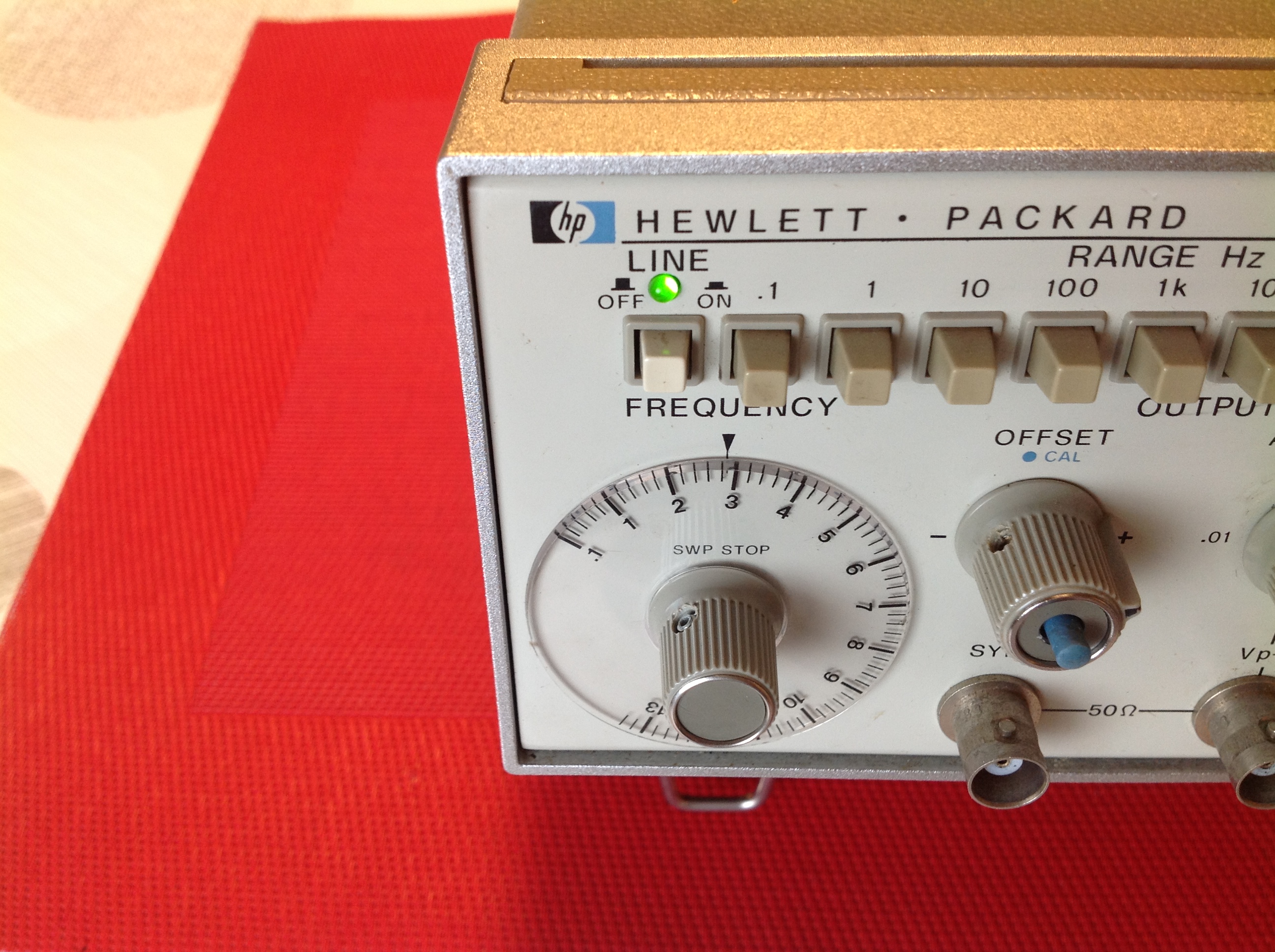 Hewlett Packard 3312 A Function Generator