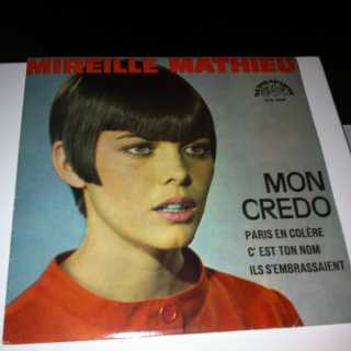Mireille Mathieu - Mon Credo/ C'est ton nom/ Paris en Colére/ Il