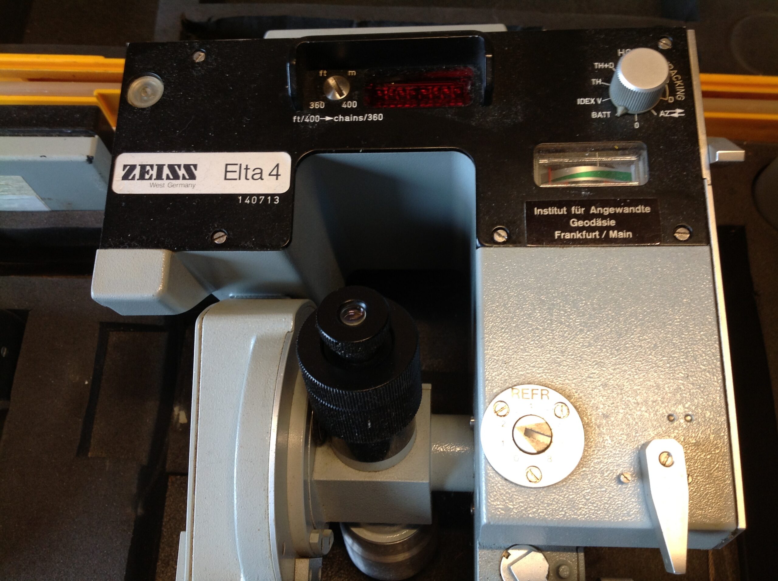 ZEISS ELTA 4 Tachymeter Theodolit Laser Vermessung Nivelliergerät