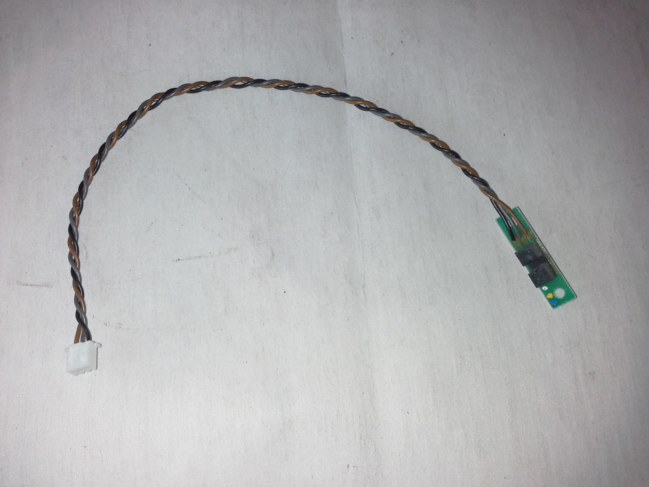 Kabel mit 3-Pol.-Anschluß und kleiner Platine