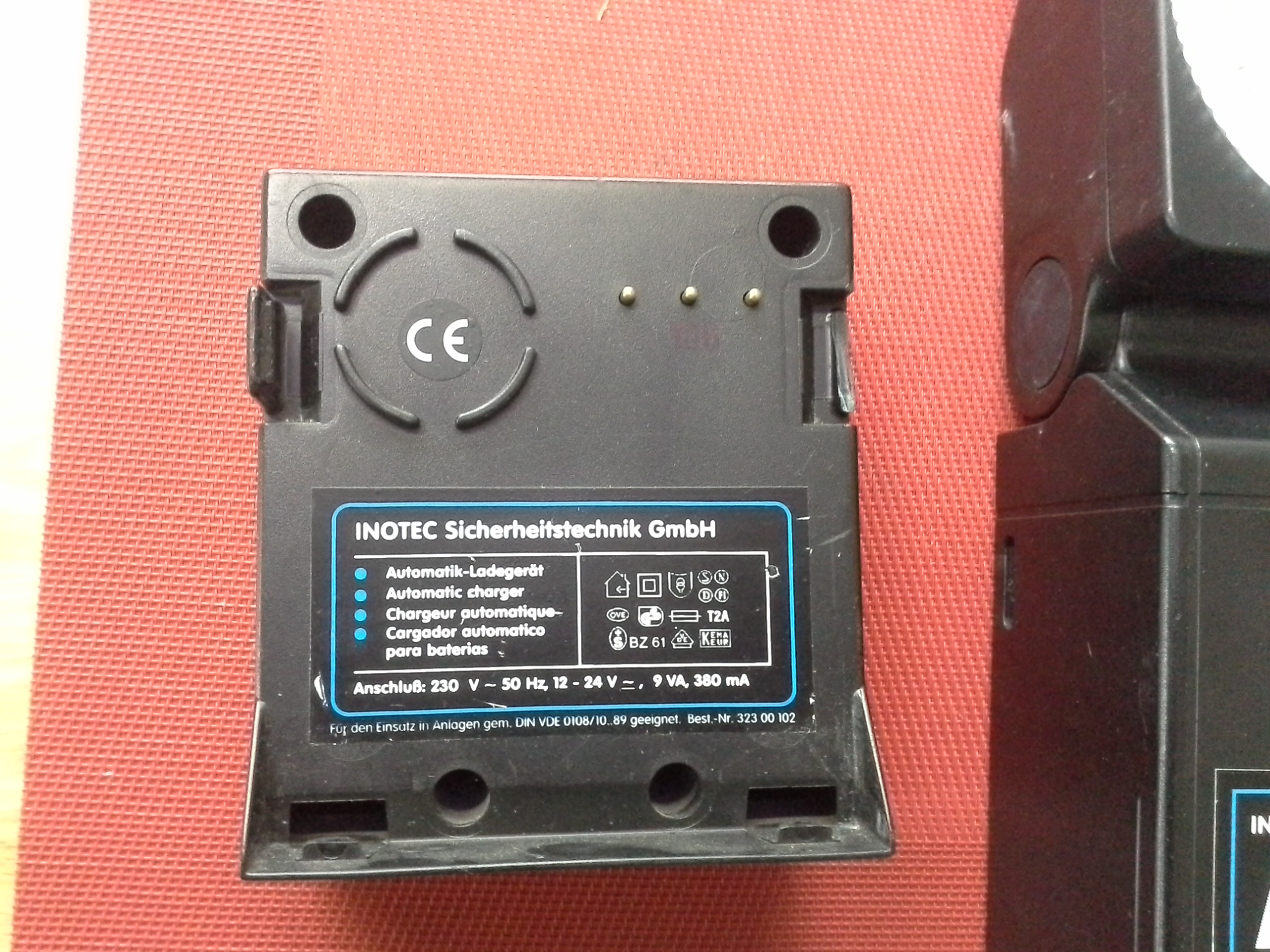 INOTEC Handnotleuchte INO-STAR mit Ladestation INOTEC Handnotleuchte INO-STAR mit Ladestation