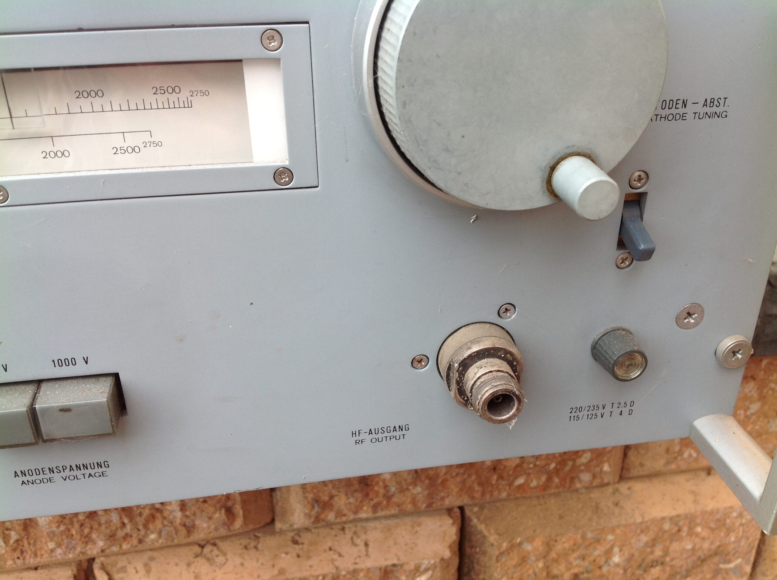 Rohde &amp; Schwarz UHF-Leistungsmessender, UHF Power Signal Generator Type SLRD 275....2750 MHz