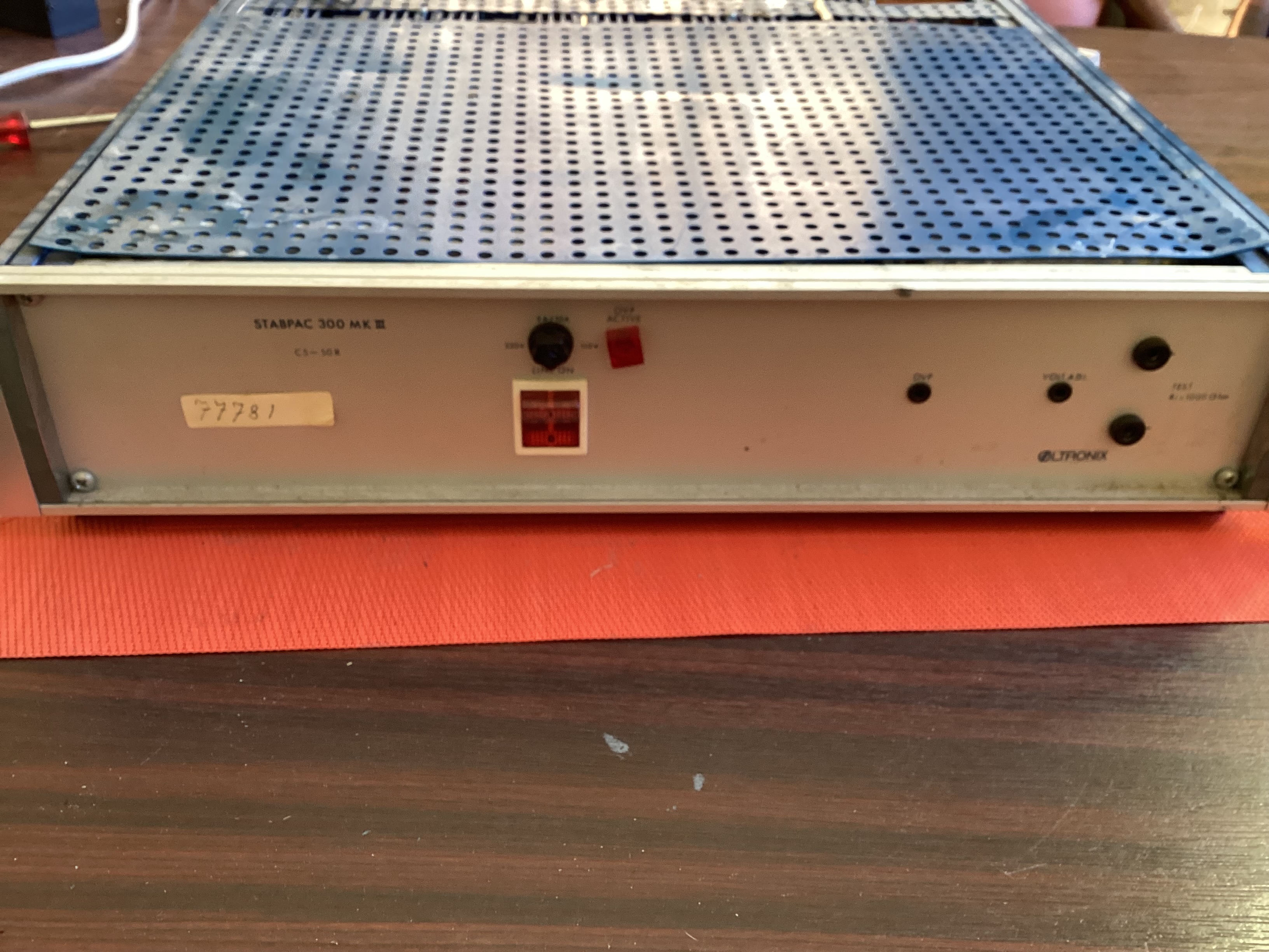 Oltronix Stabpac 300 MK, Power Supply