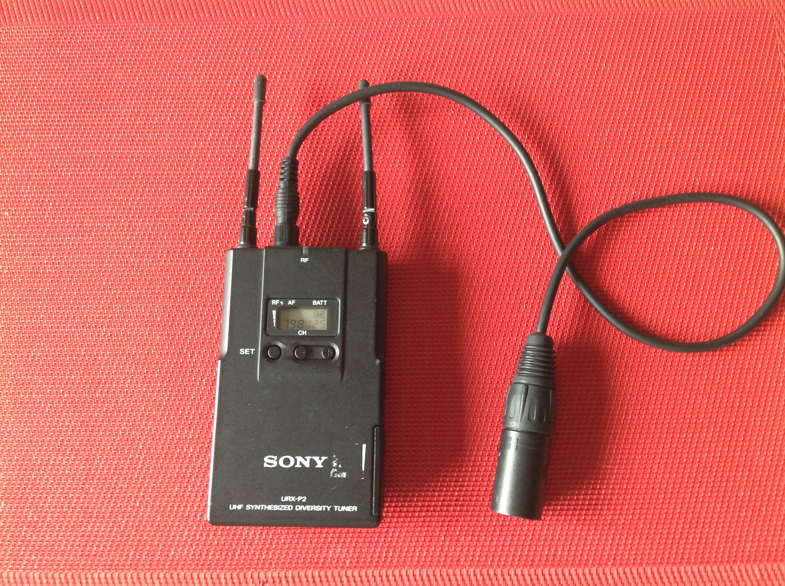 Sony URX-P2 UHF Synthesized Diversity Tuner - Tranmitter