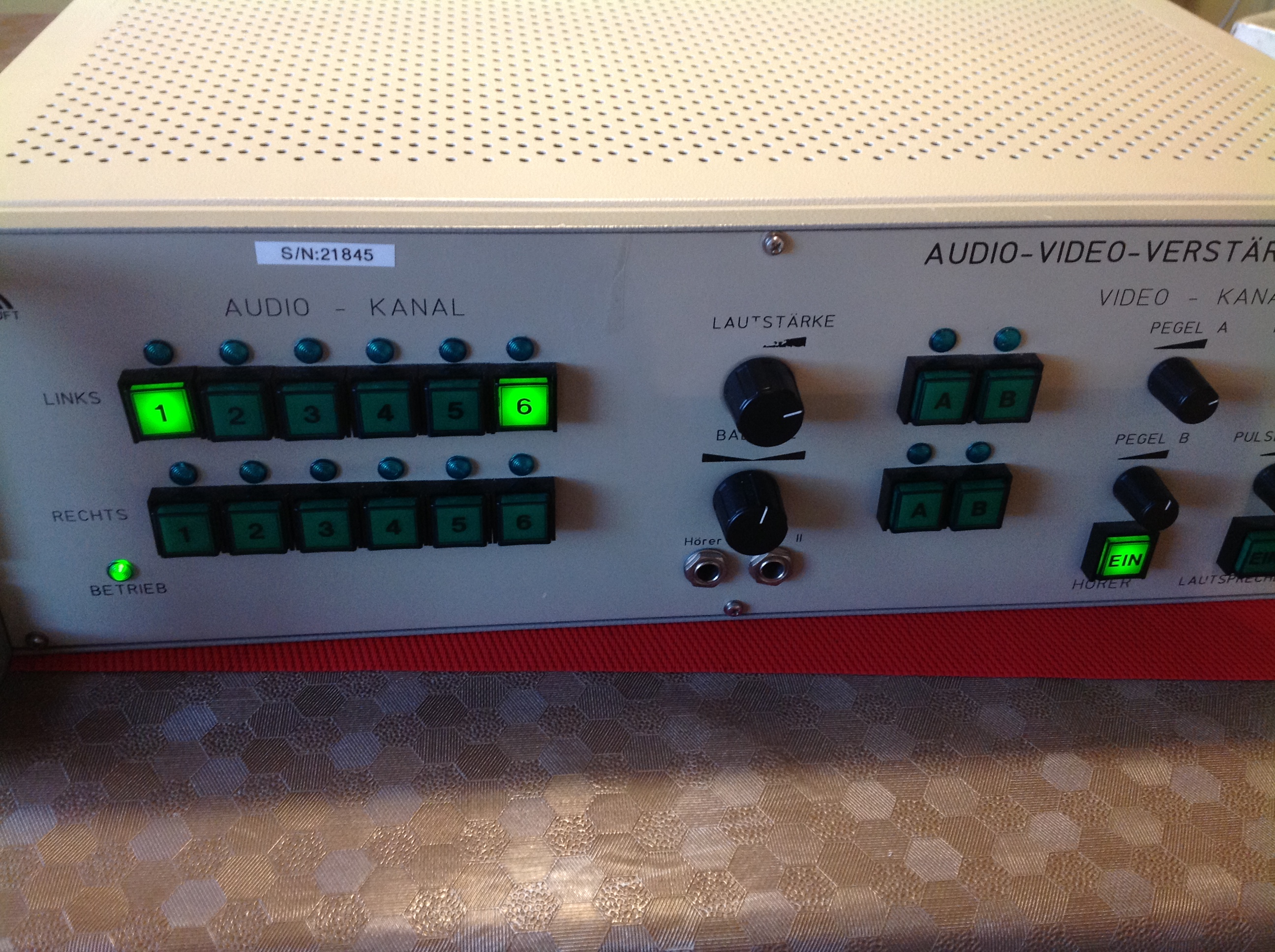 Audio-Video-Verstärker AVV-10
