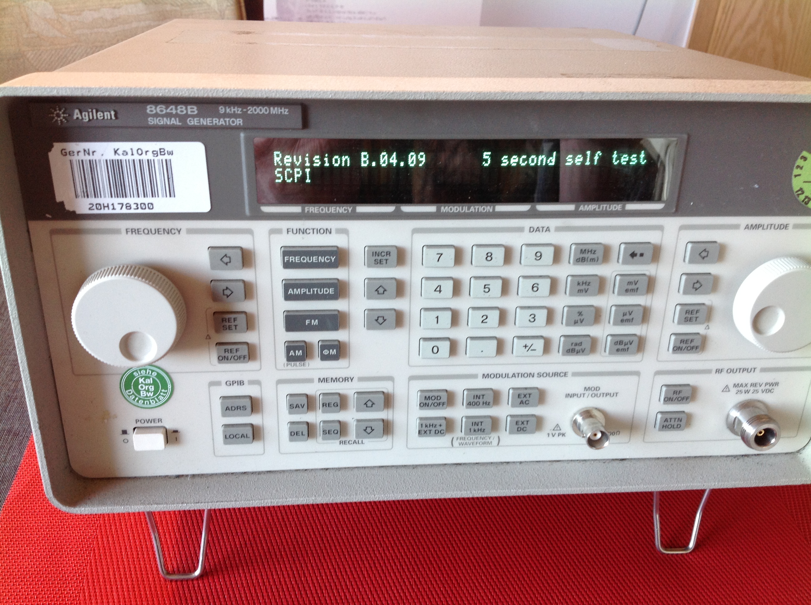 Aglient 8648B 5 KHz....2000 MHz Signal Generator