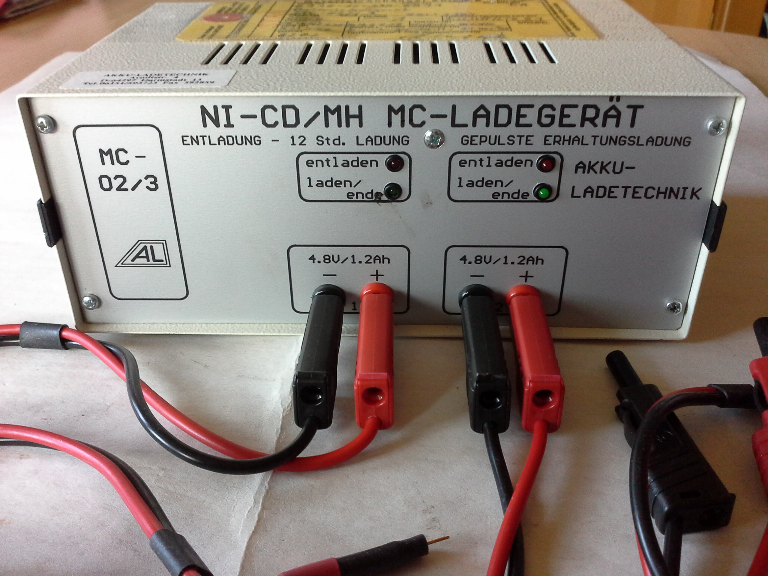 Ni-CD/MH Batterieladegerät MC02/3