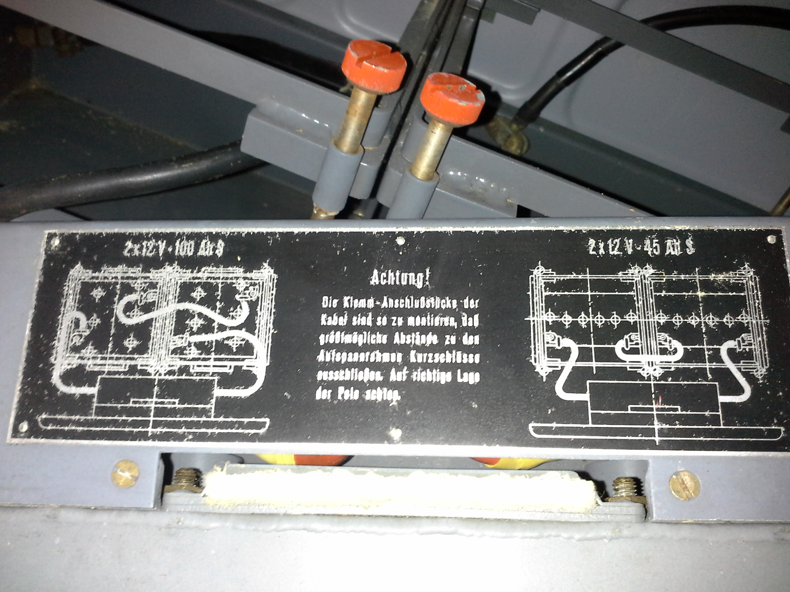 Telefunken Batteriebehälter für 2 x 12 V Batterie