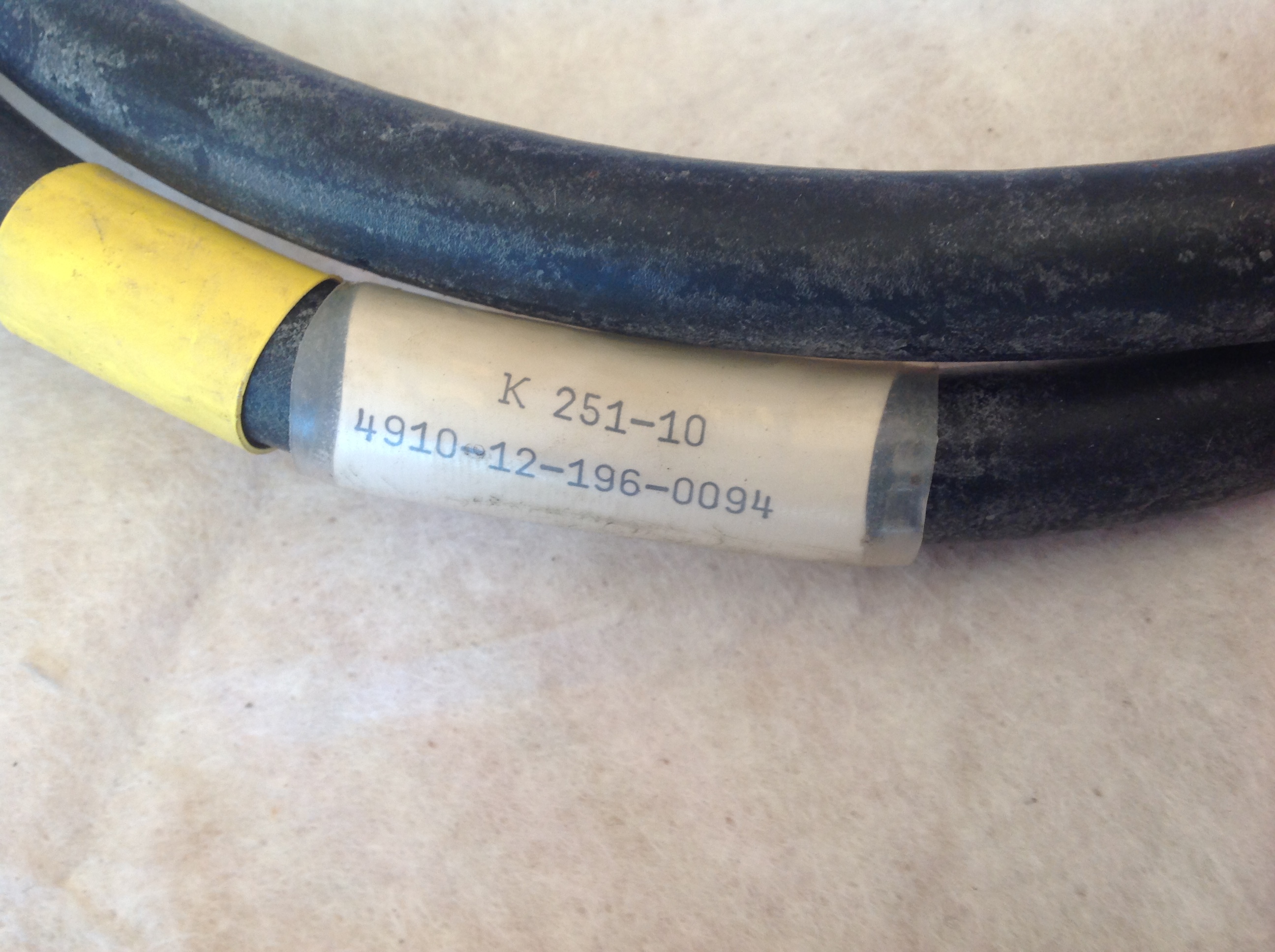 Stromversorgungskabel mit 1 x Nato-Stecker 4-Pol.(W) und 1 x Ringöse M17 - Länge 0,70m