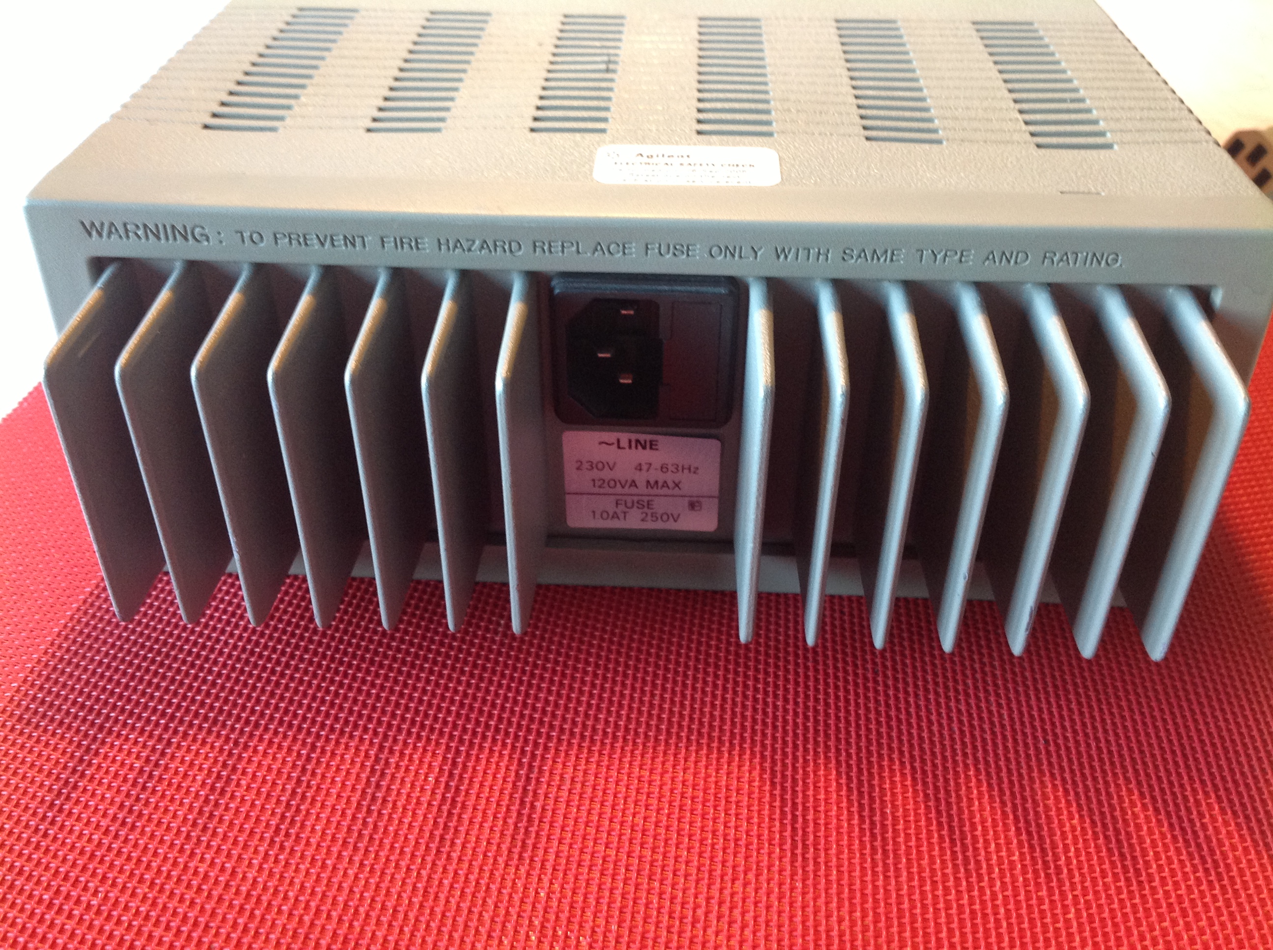 Hewlett Packard E3610A DC Power Supply 0-8V, 3A/ 0-15V, 0-2A