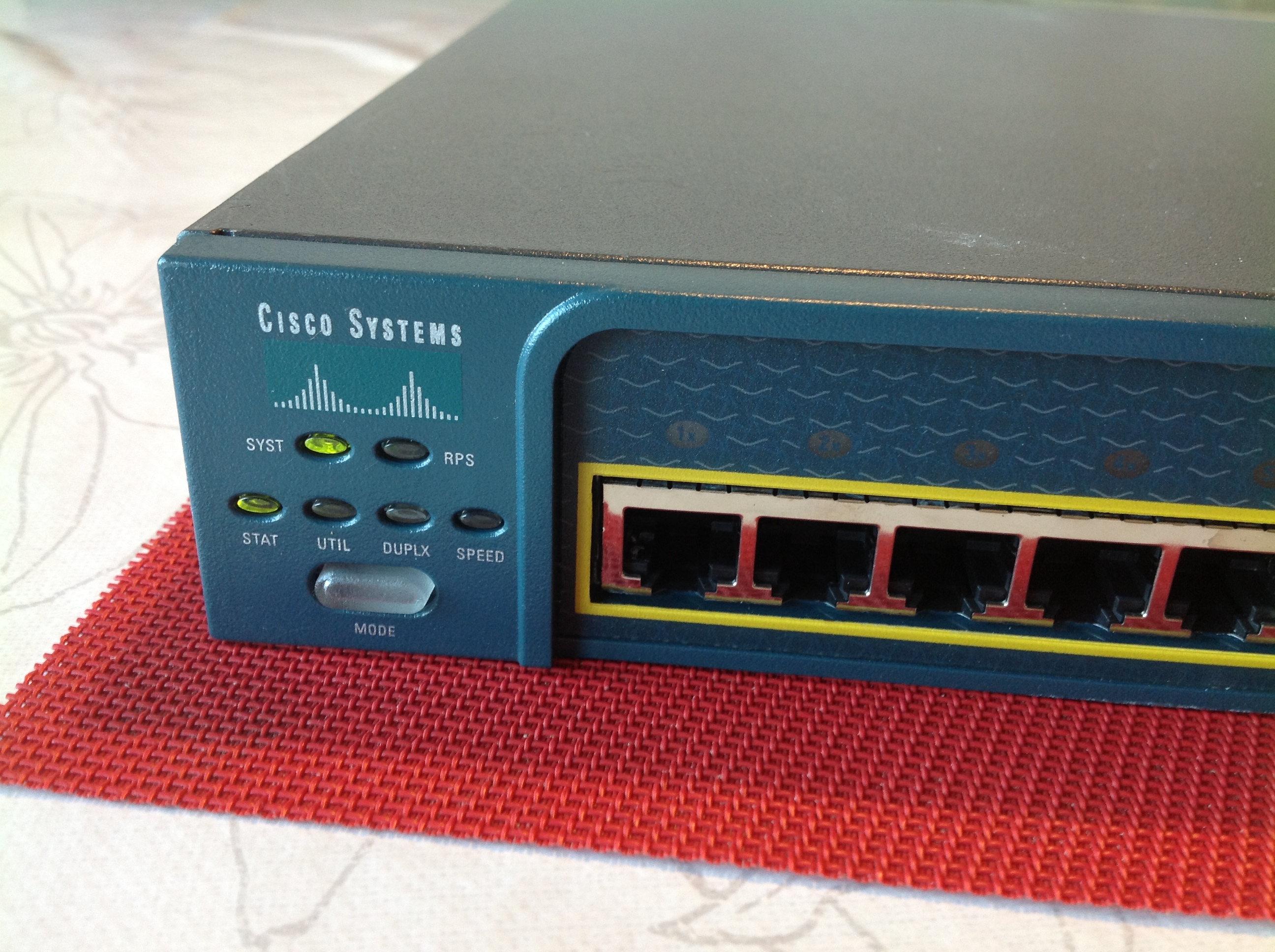 Cisco Catalyst Switch/WS-C2950-24