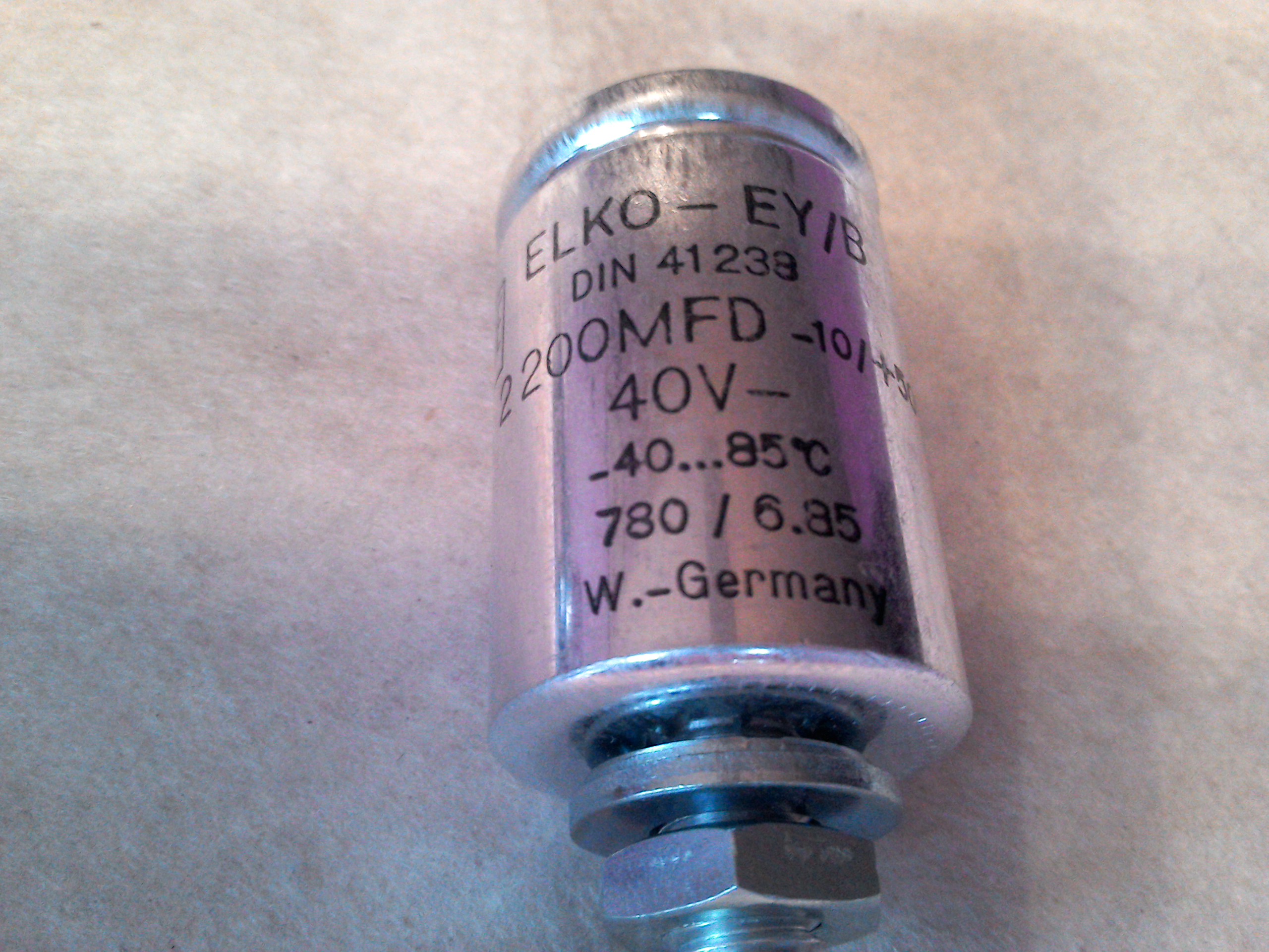 ELKO Kondensator B 41072-B7228-T