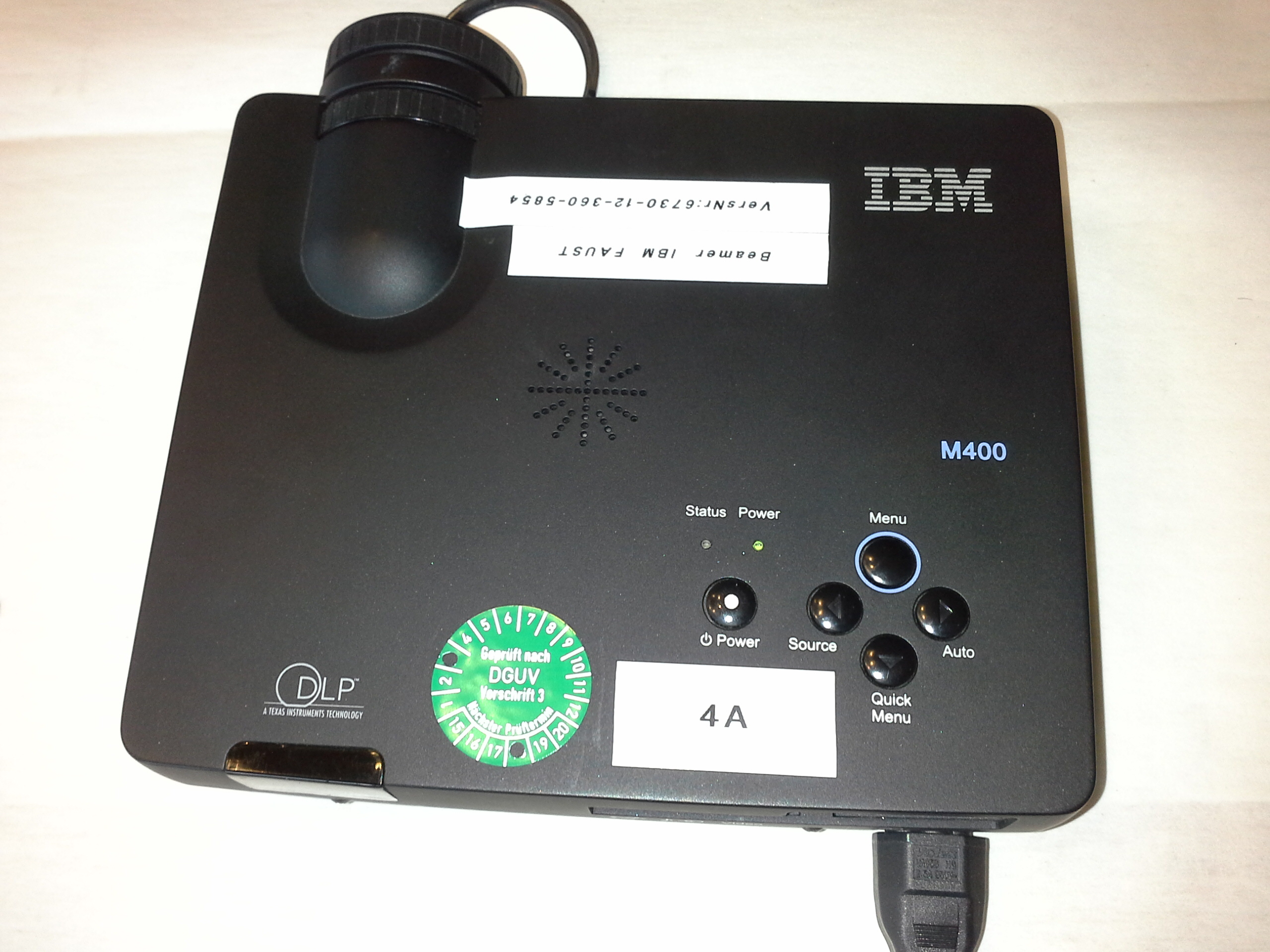 Beamer IBM M400