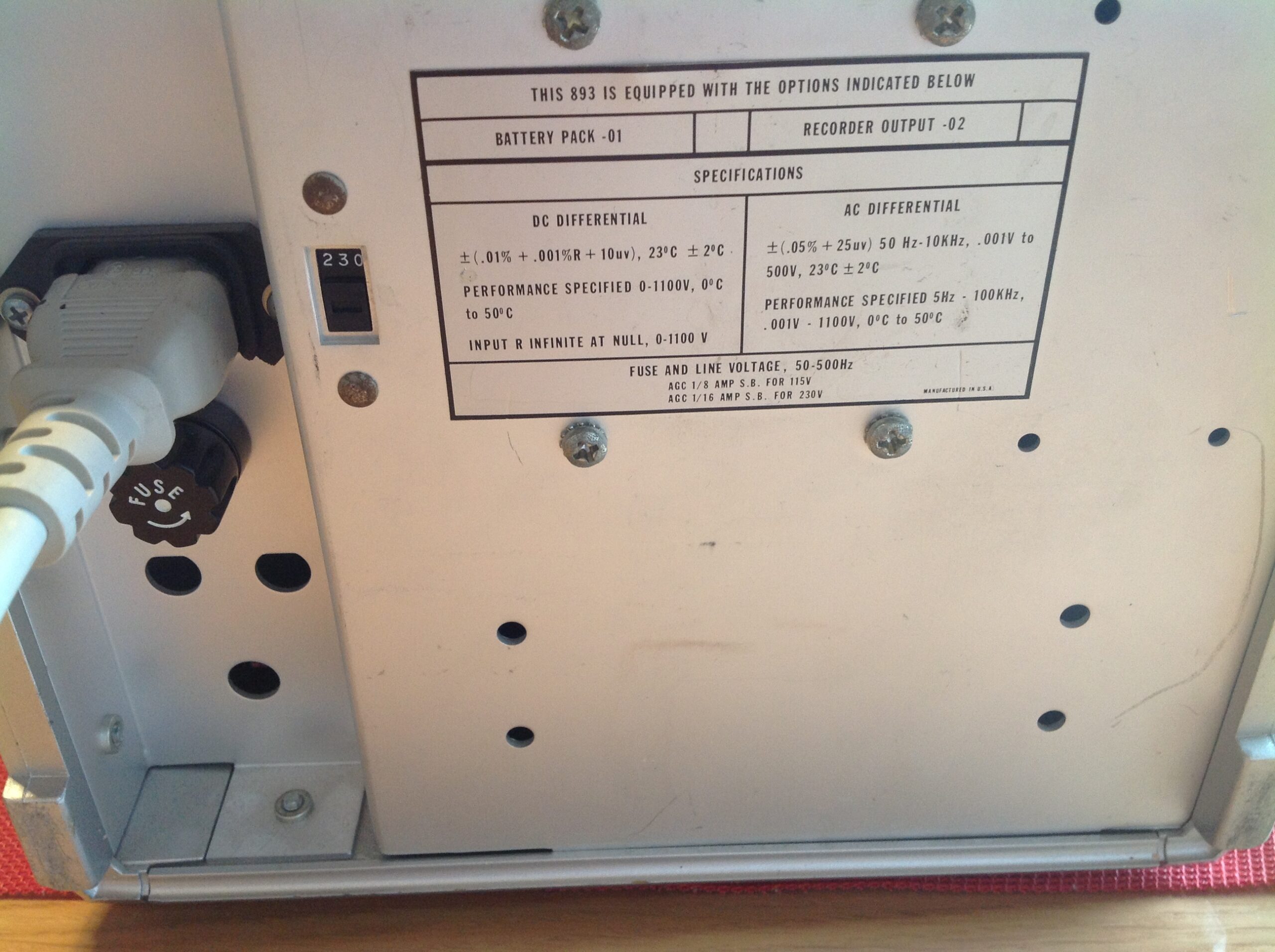 Fluke 893A Differential Voltmeter, Spannungs-Meßgerät