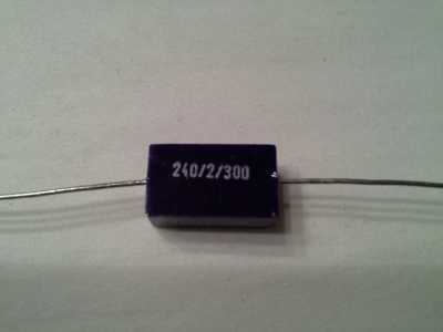 5 x Kondensator 240uF +-2% - 300V