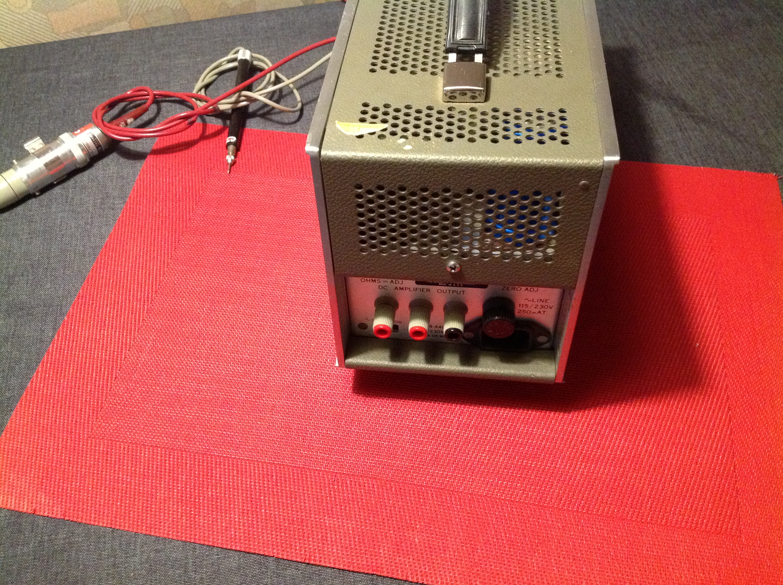Hewlett Packard 410C Voltmeter mit 11036A AC Probe