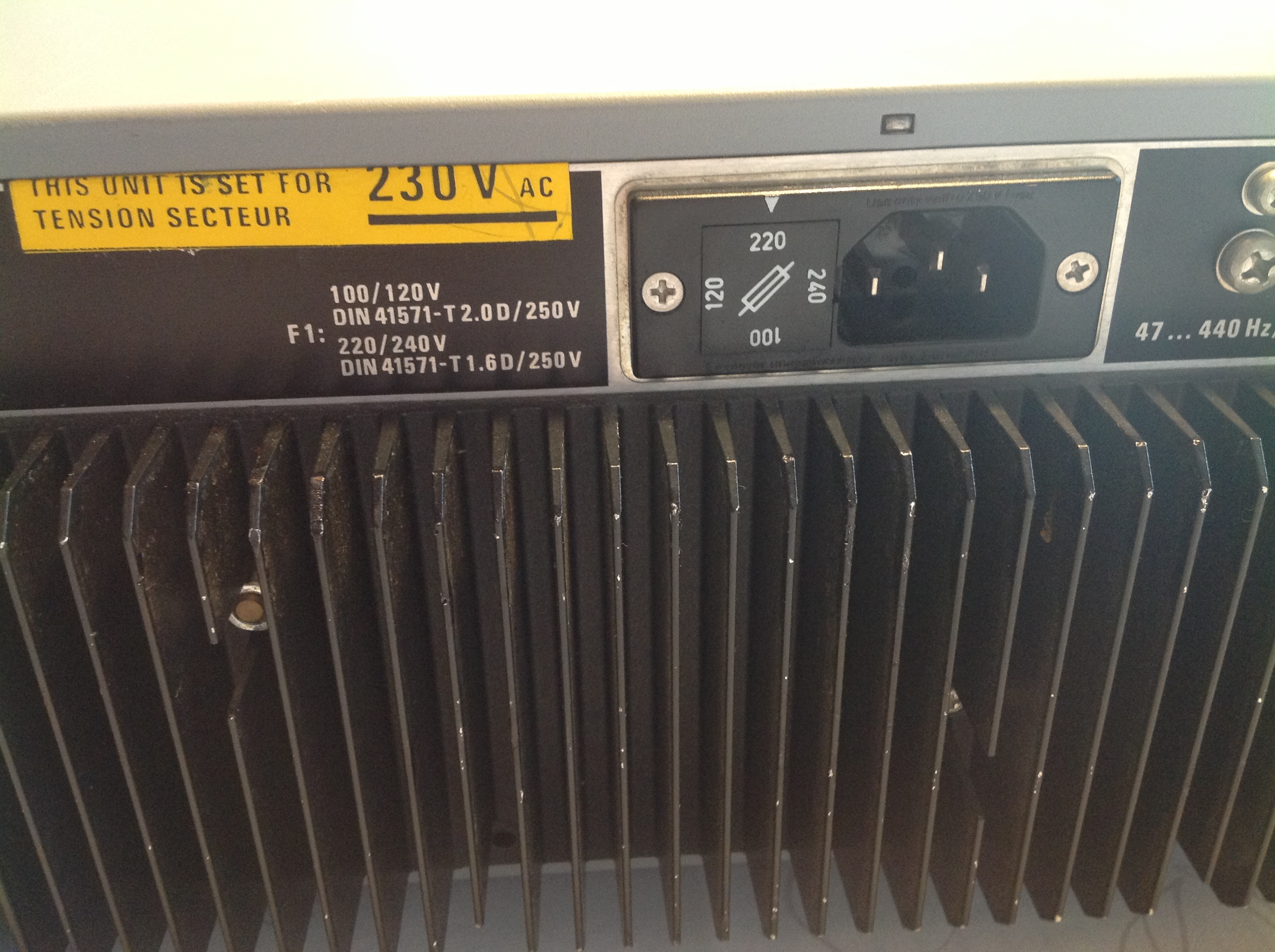Rohde &amp; Schwarz Signal Generator SMH