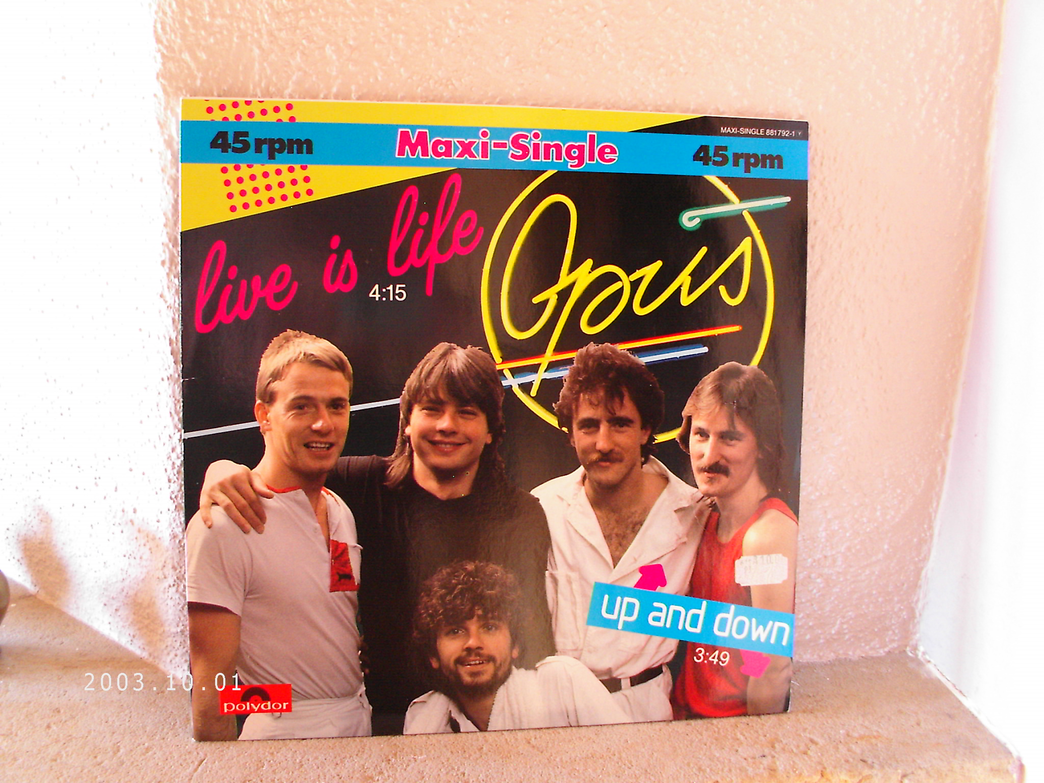Opus live is life Maxi-Single