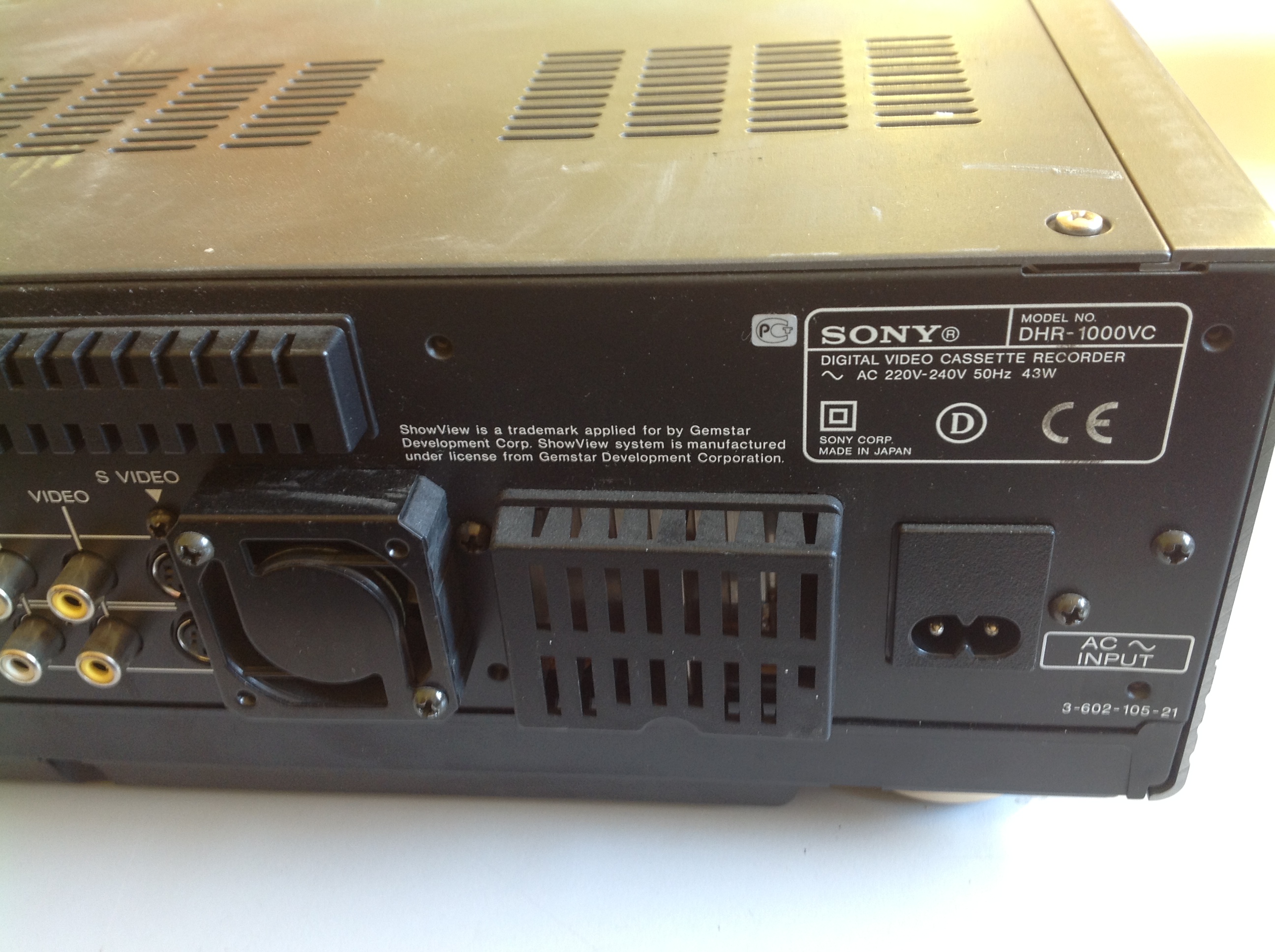 Sony Digital Video-Cassetten Recorder Mod. DHR-1000VC